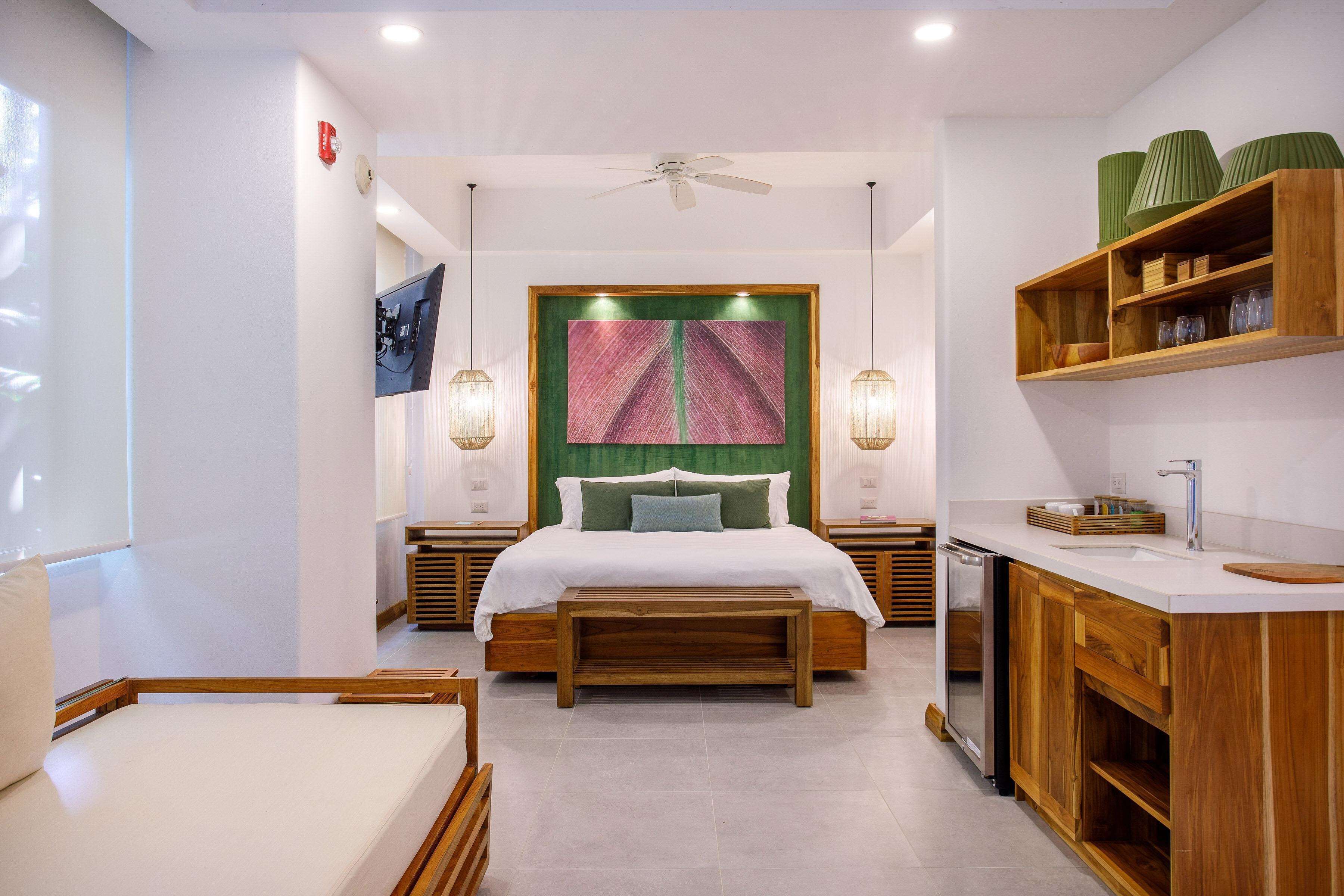 Arenas del Mar Beachfront & Rainforest Resort