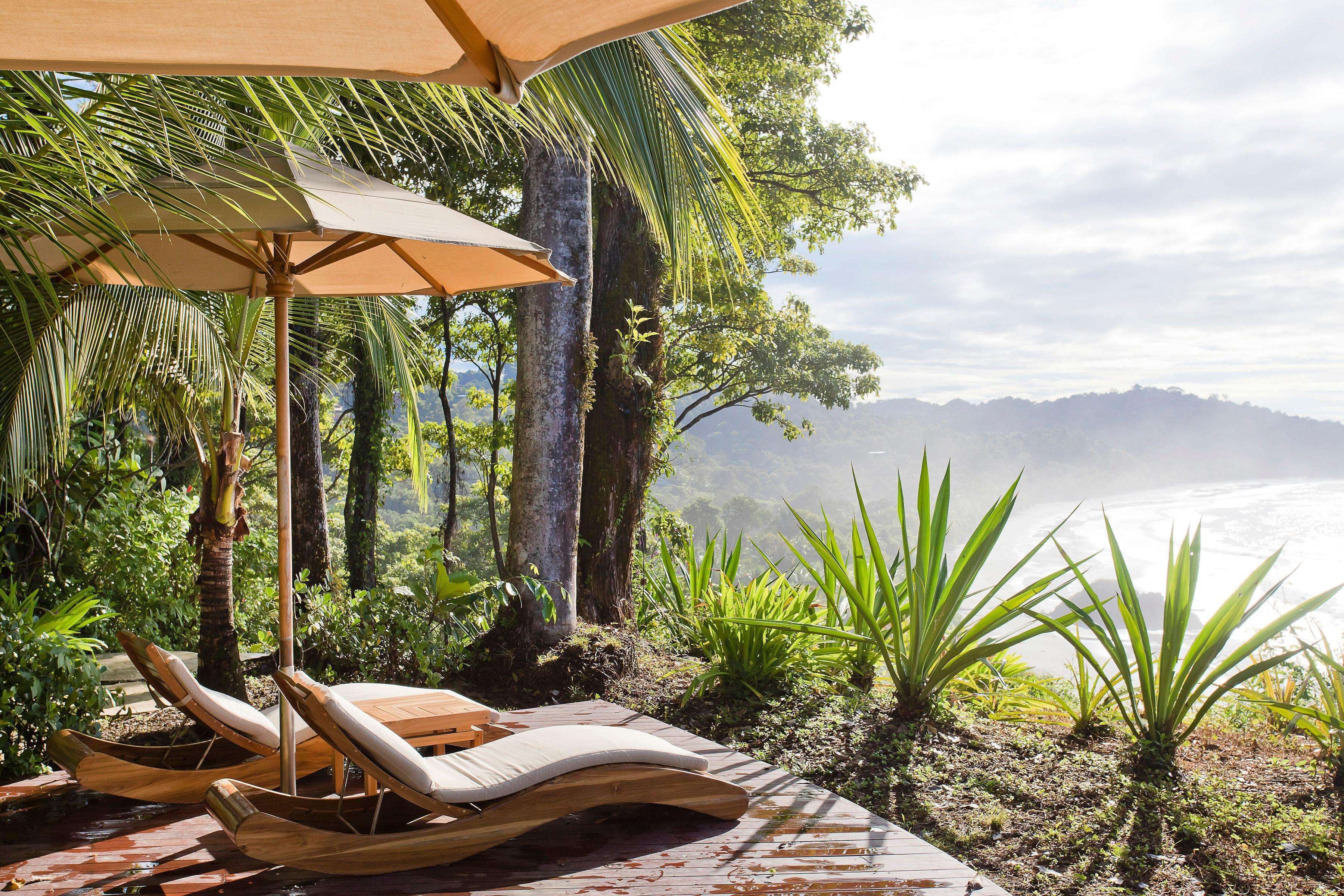 Arenas del Mar Beachfront & Rainforest Resort