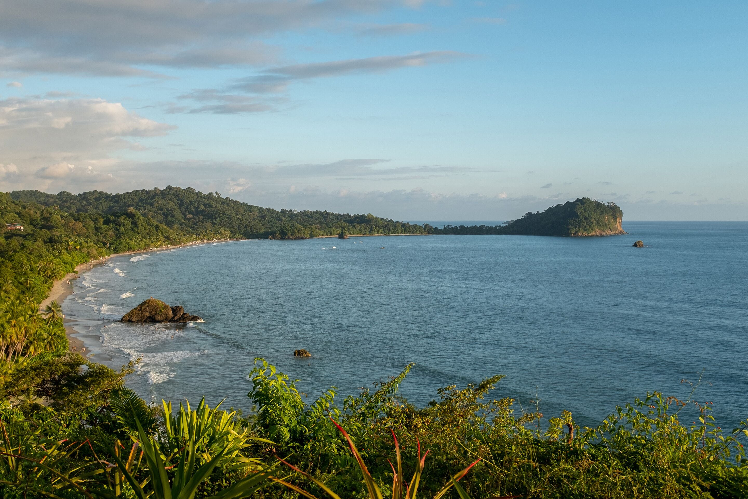 Arenas del Mar Beachfront & Rainforest Resort
