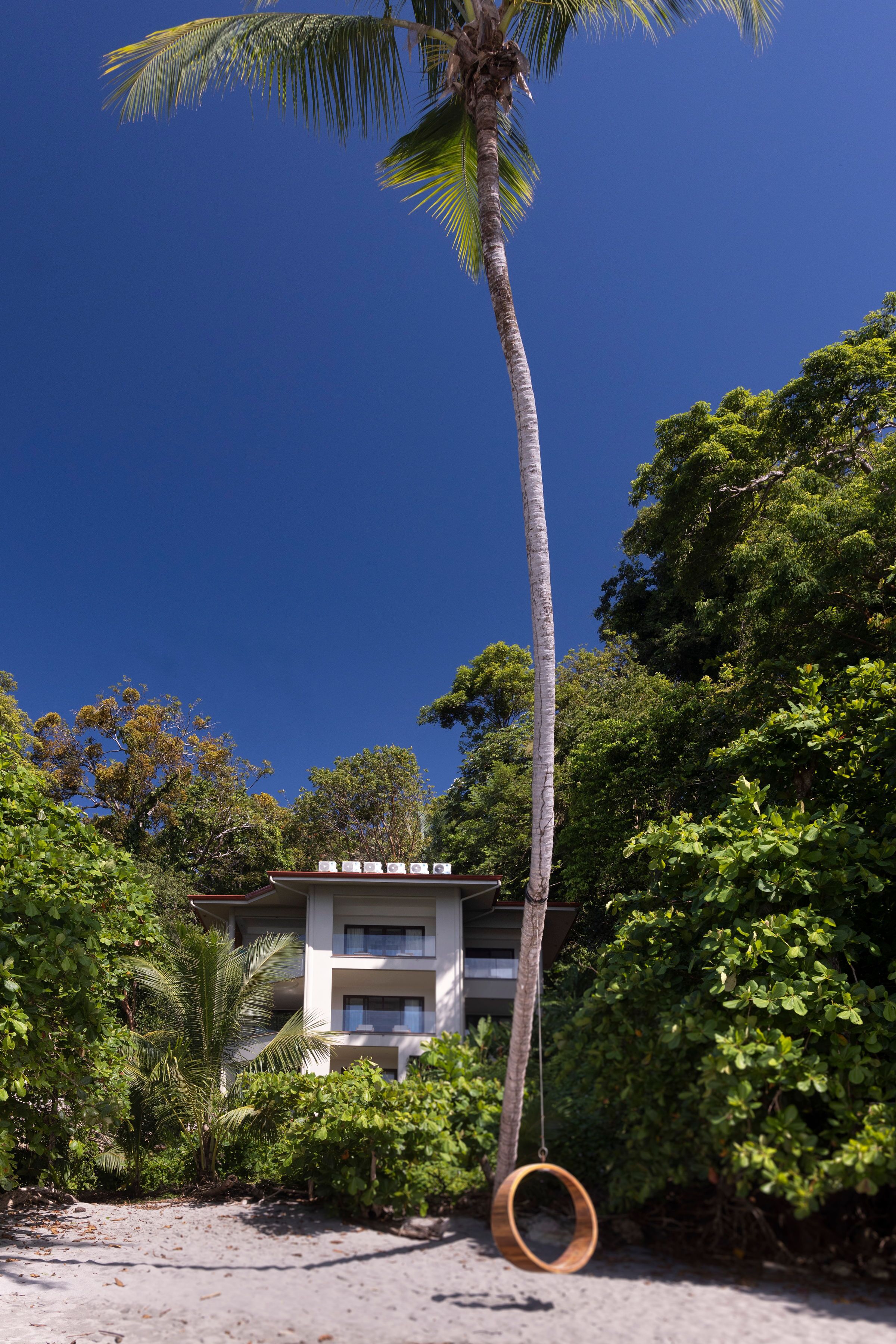 Arenas del Mar Beachfront & Rainforest Resort