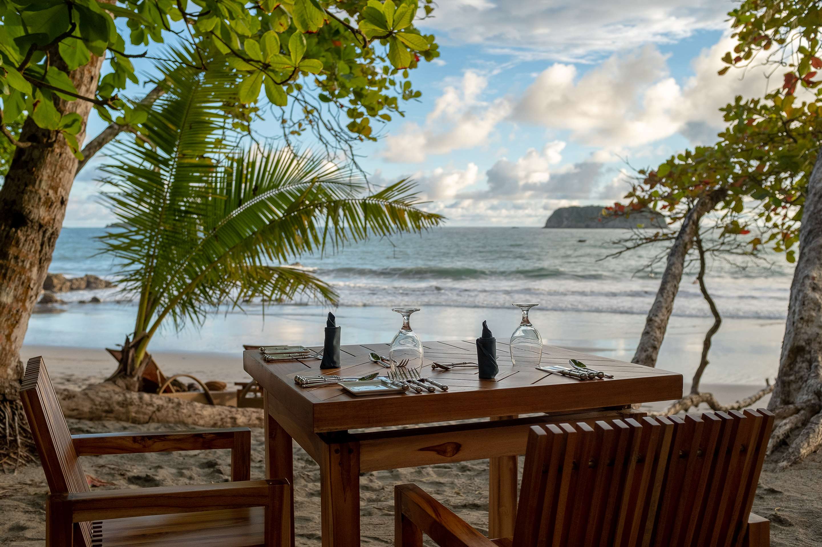 Arenas del Mar Beachfront & Rainforest Resort