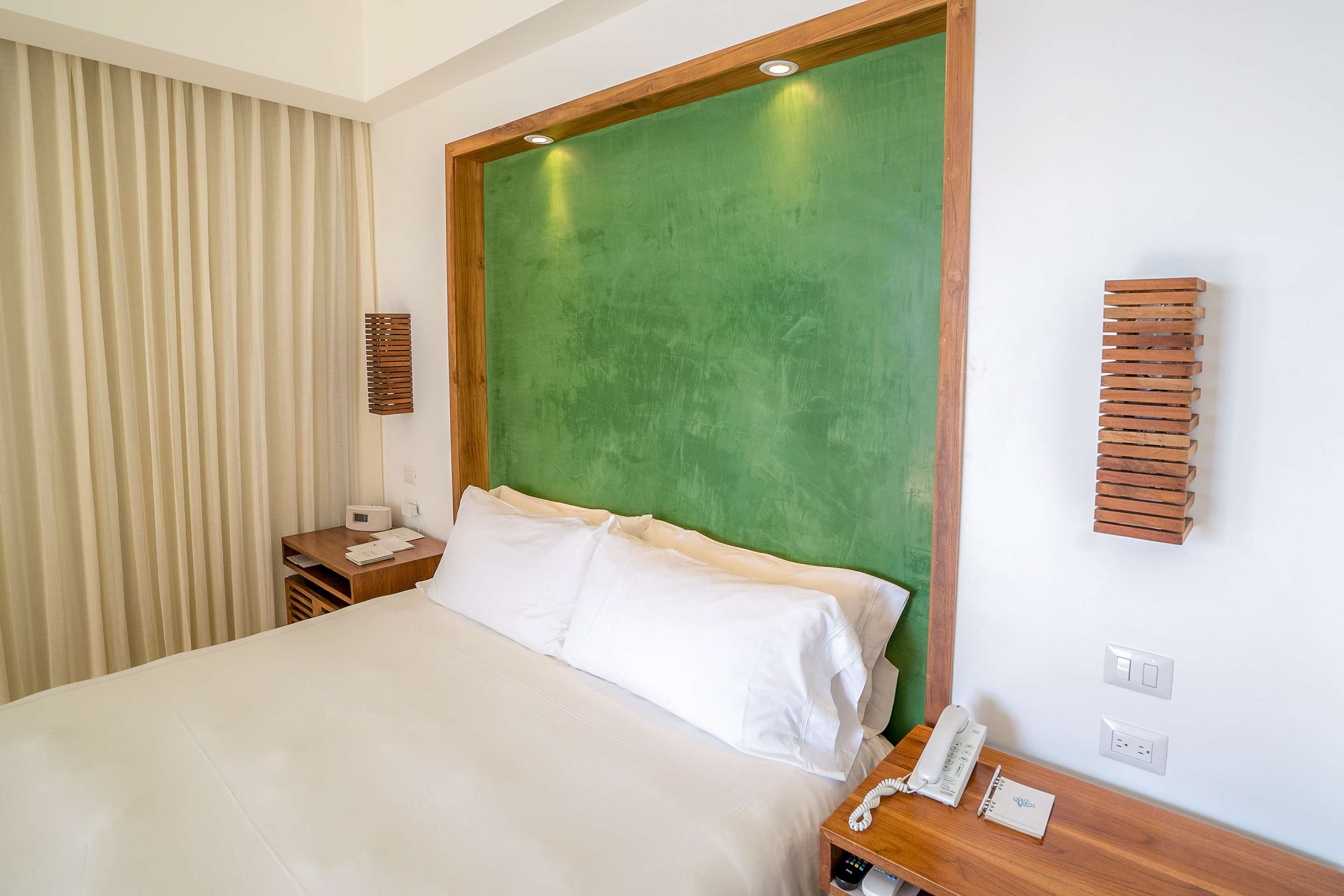 Arenas del Mar Beachfront & Rainforest Resort