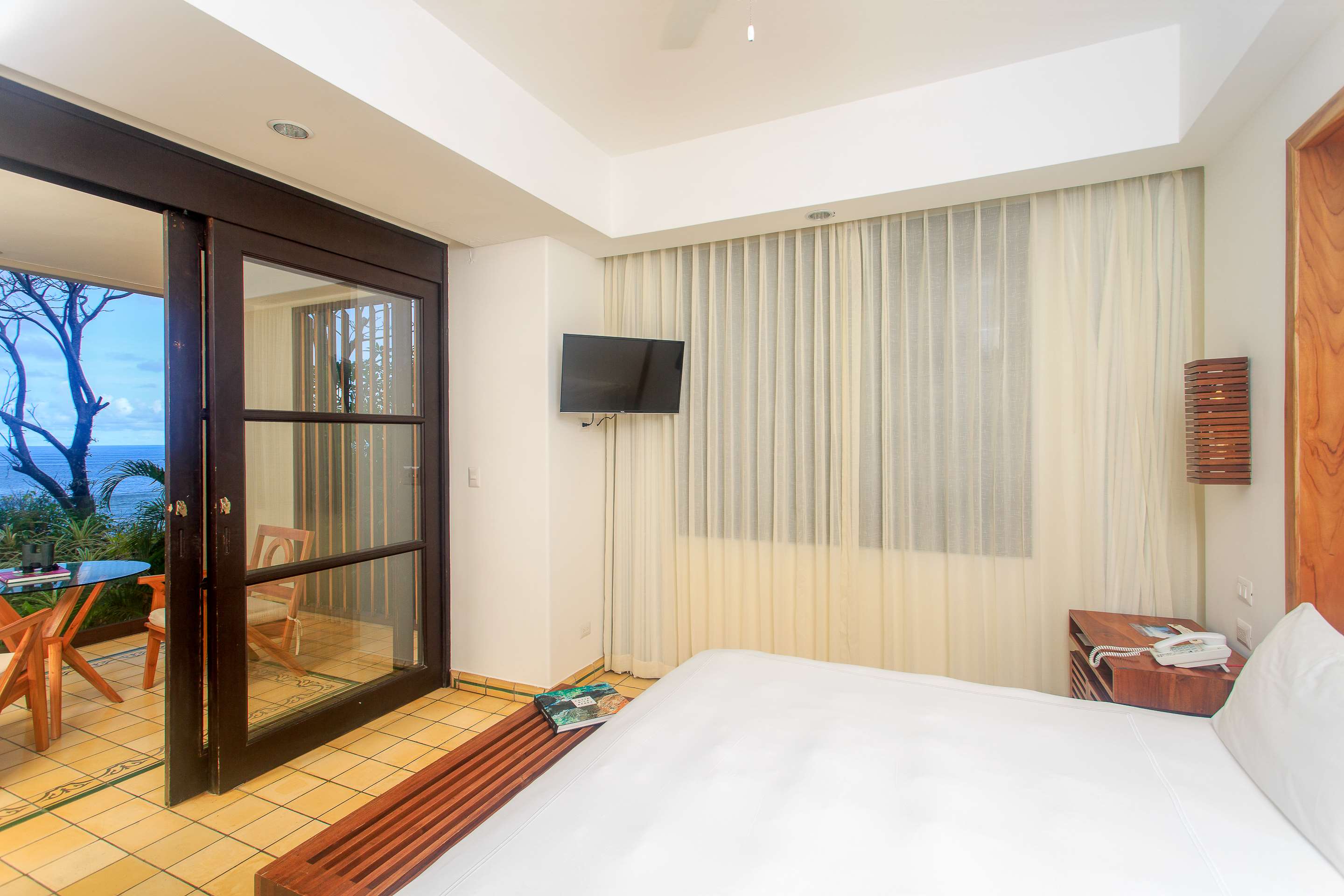 Arenas del Mar Beachfront & Rainforest Resort