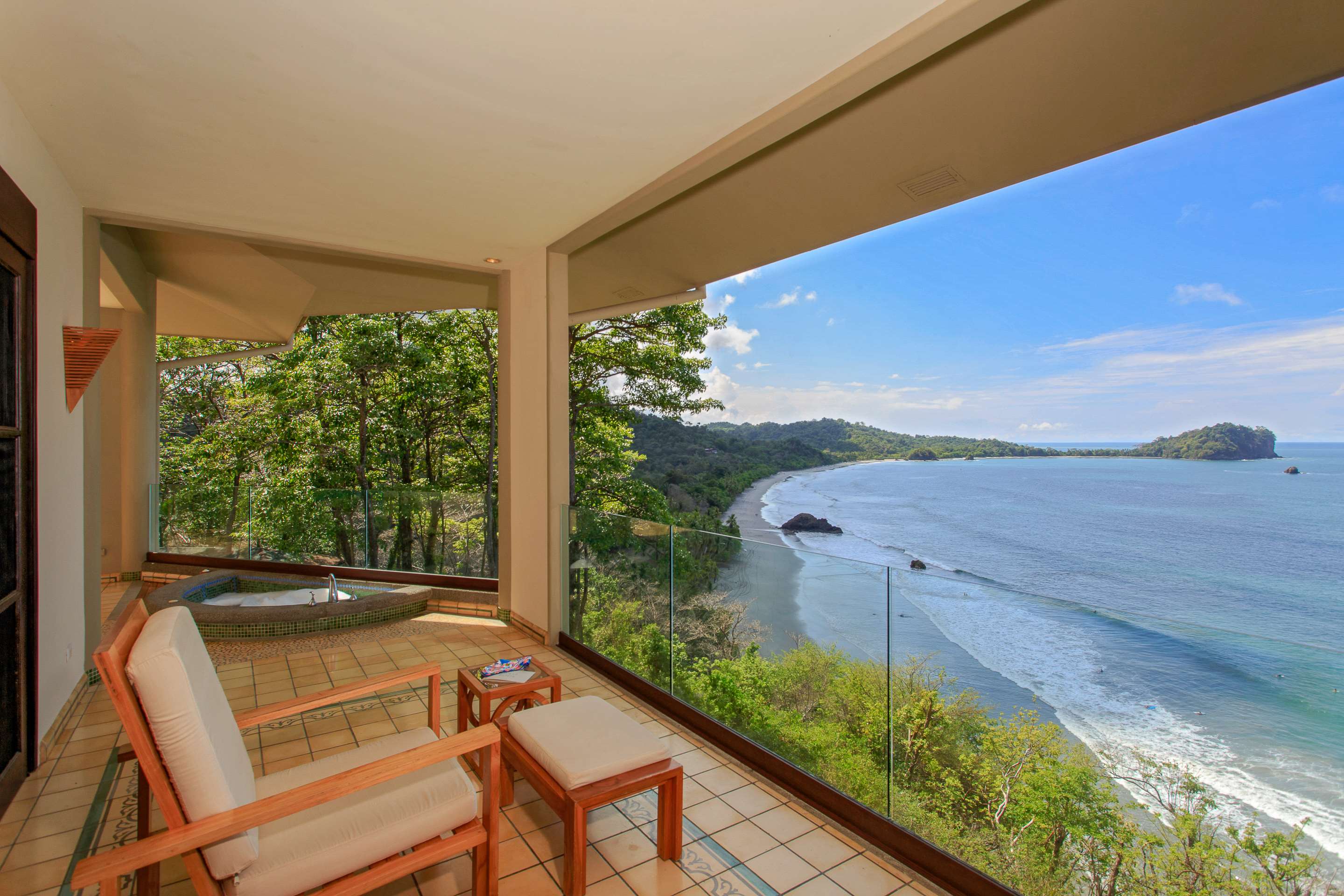 Arenas del Mar Beachfront & Rainforest Resort