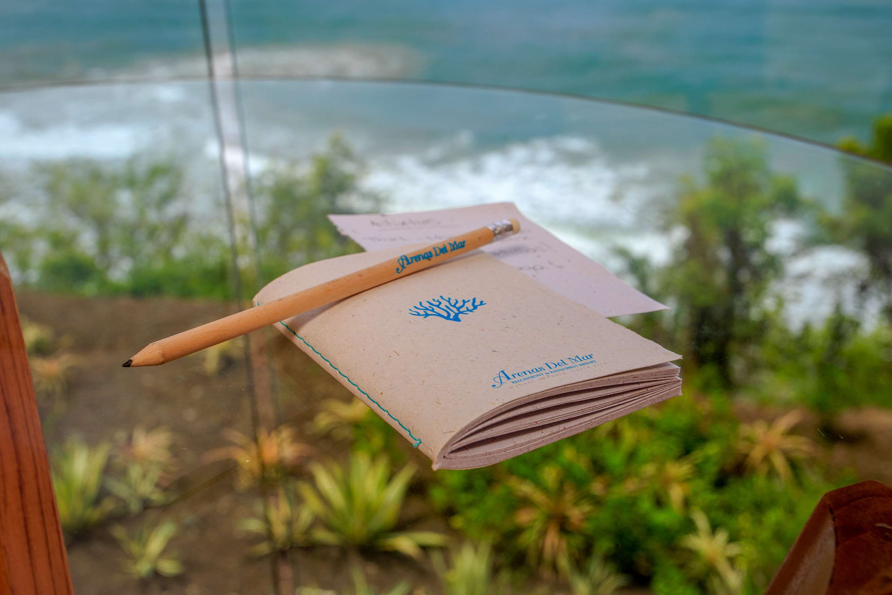 Arenas del Mar Beachfront & Rainforest Resort