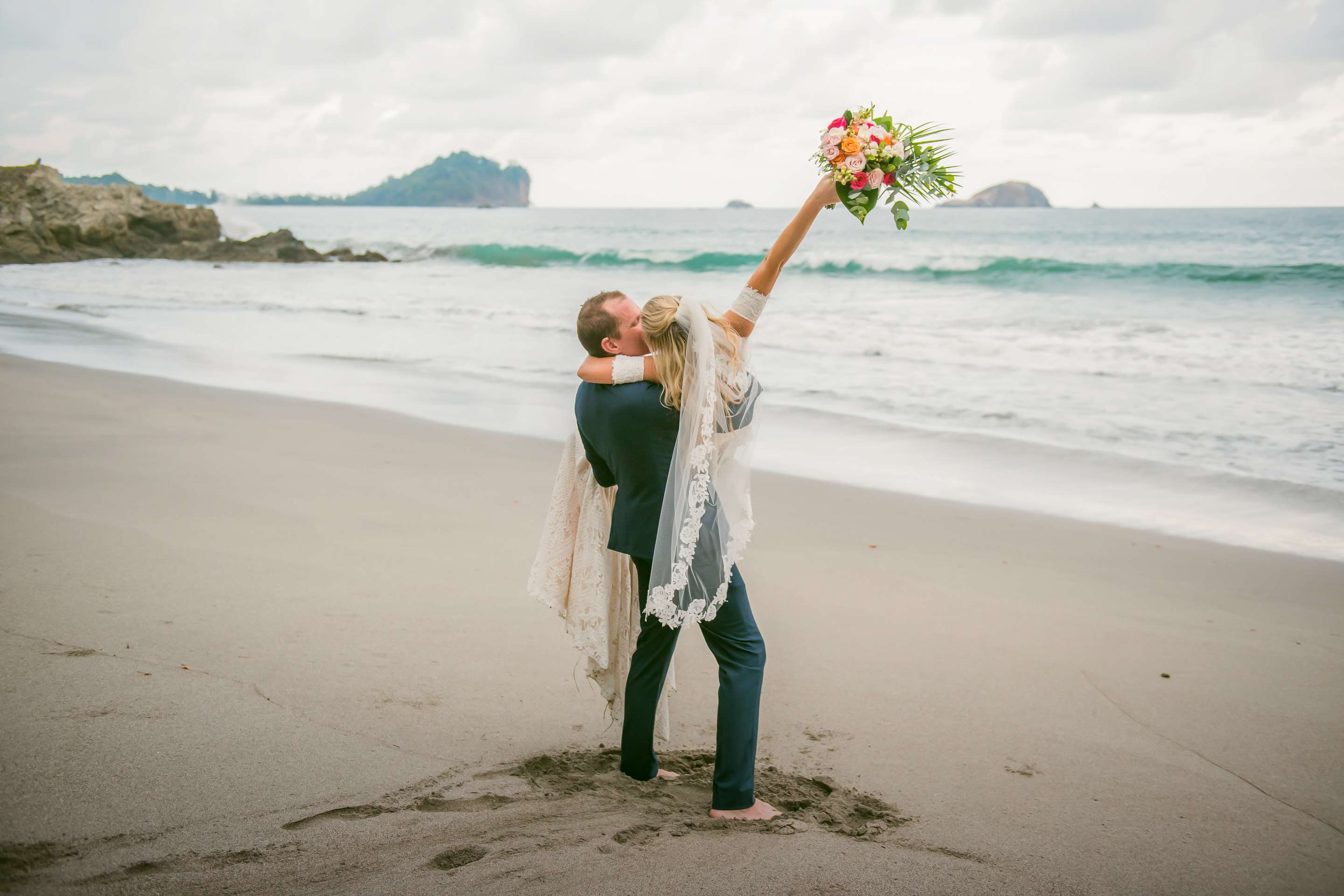 Arenas del Mar Beachfront & Rainforest Resort