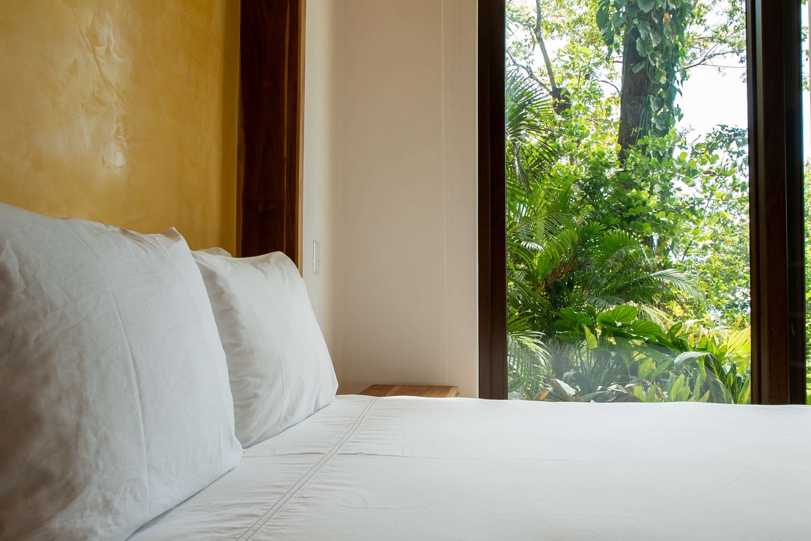 Arenas del Mar Beachfront & Rainforest Resort