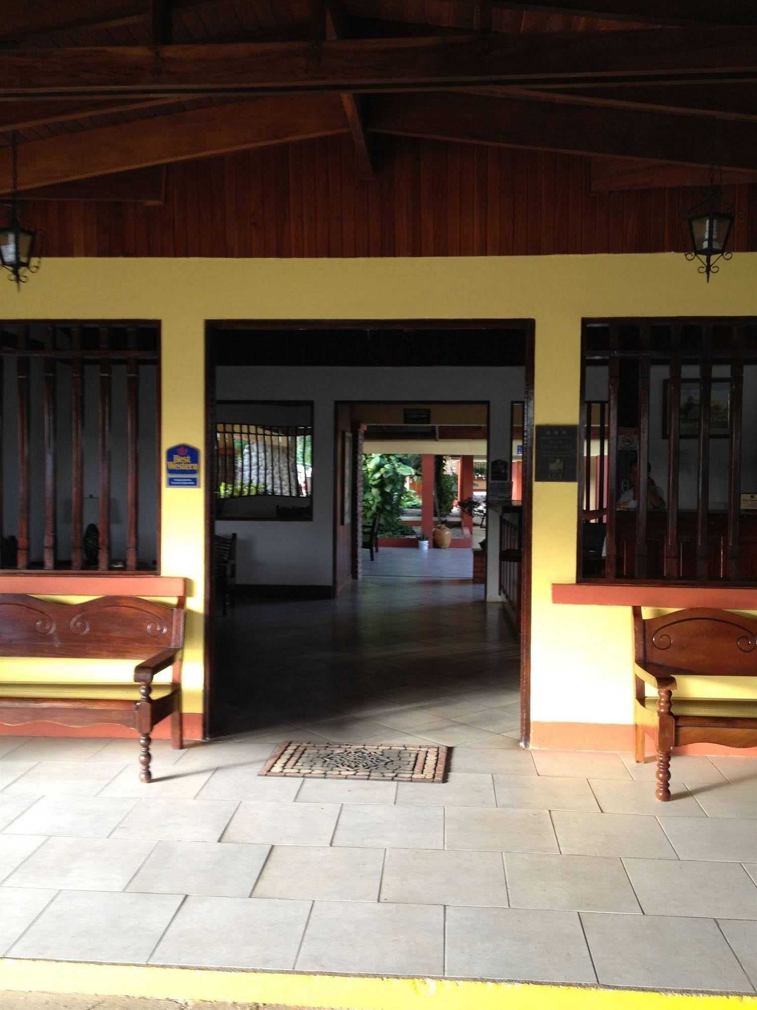 Las Espuelas Hotel