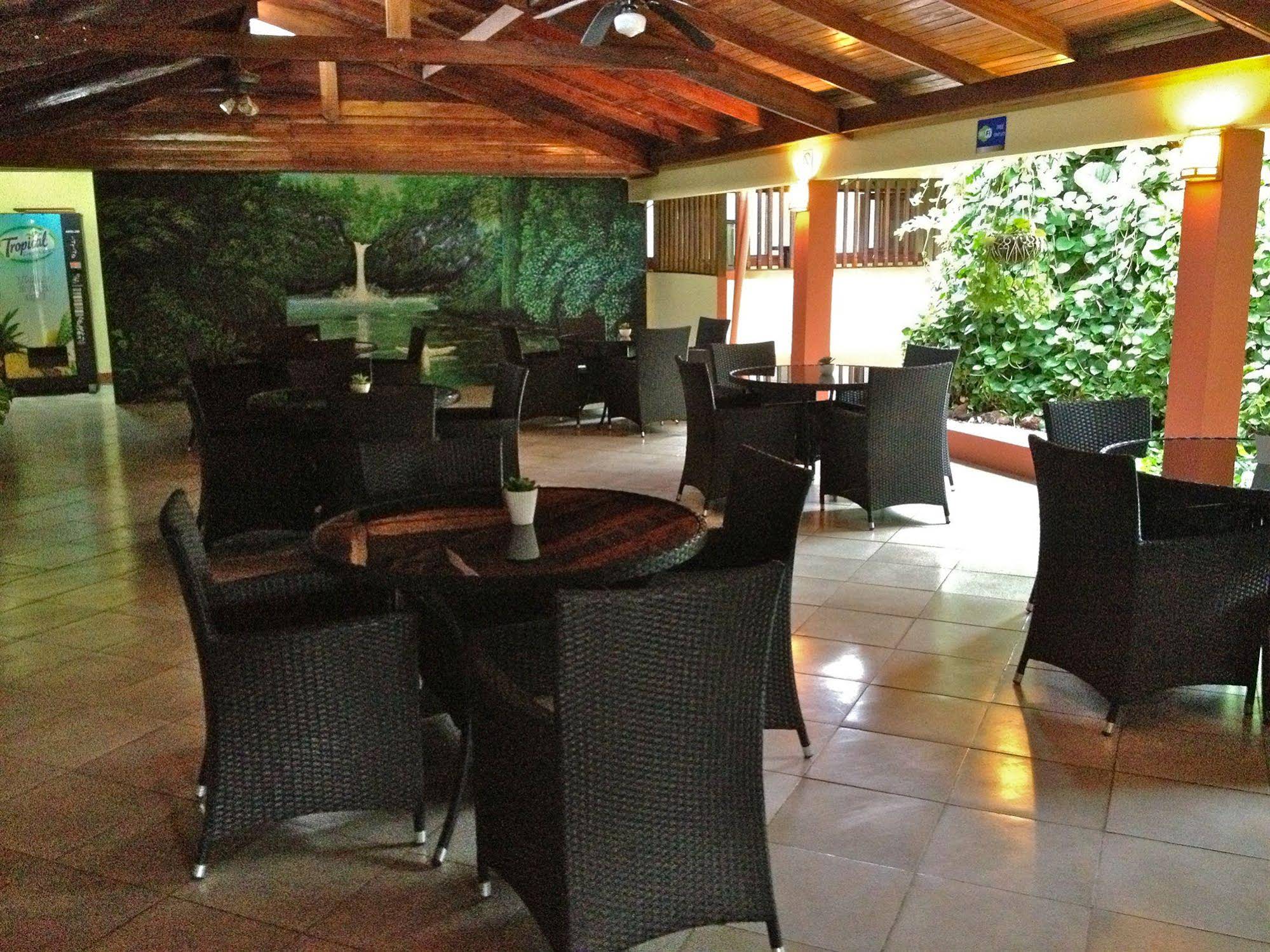 Las Espuelas Hotel