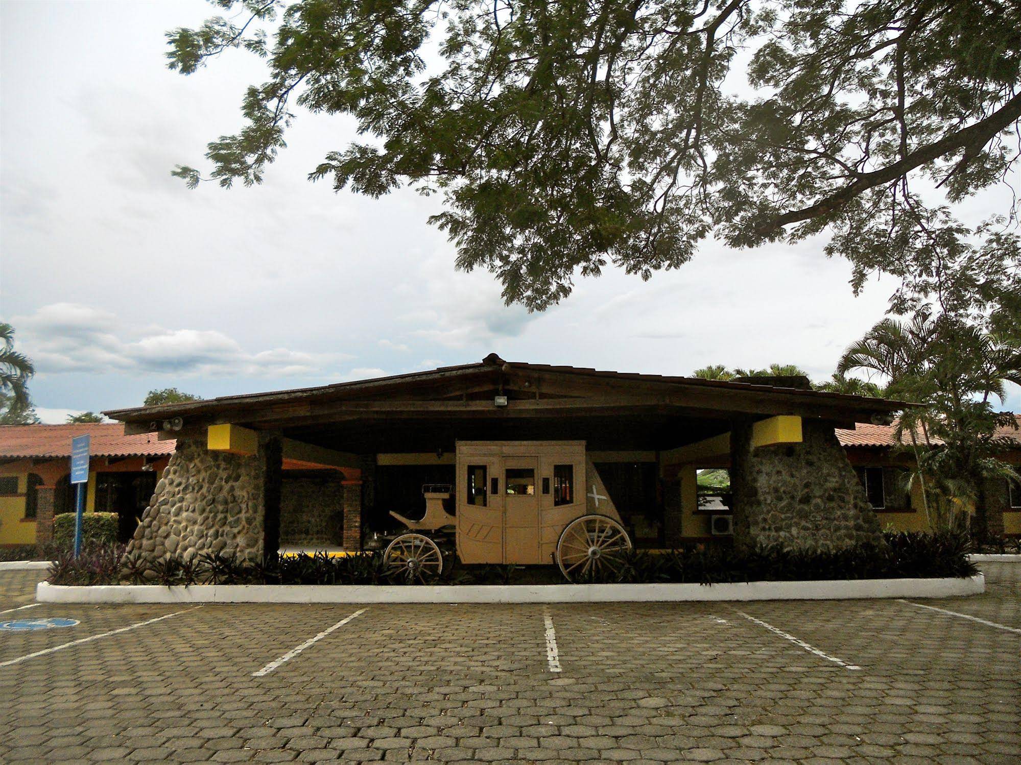 Las Espuelas Hotel