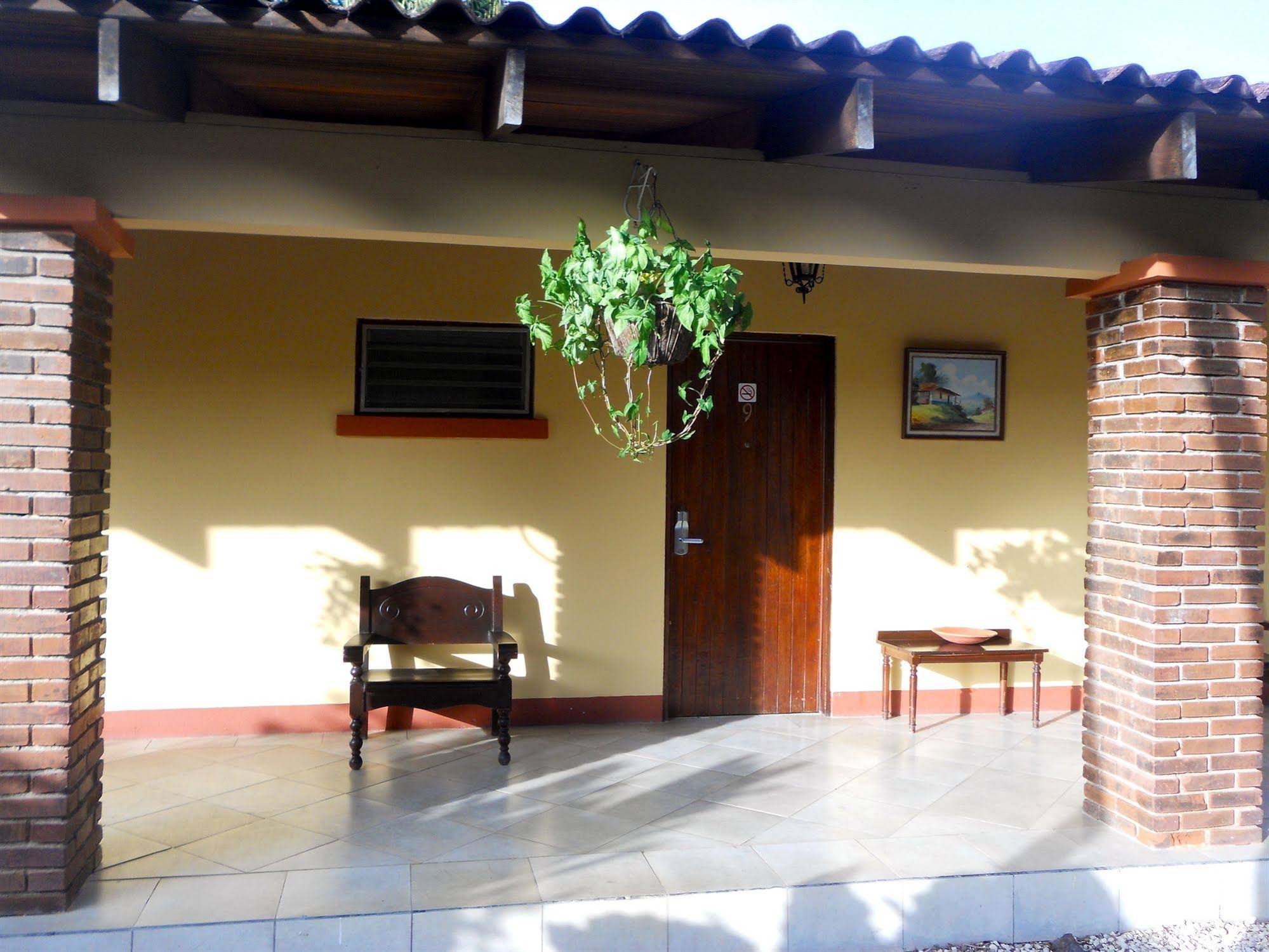 Las Espuelas Hotel
