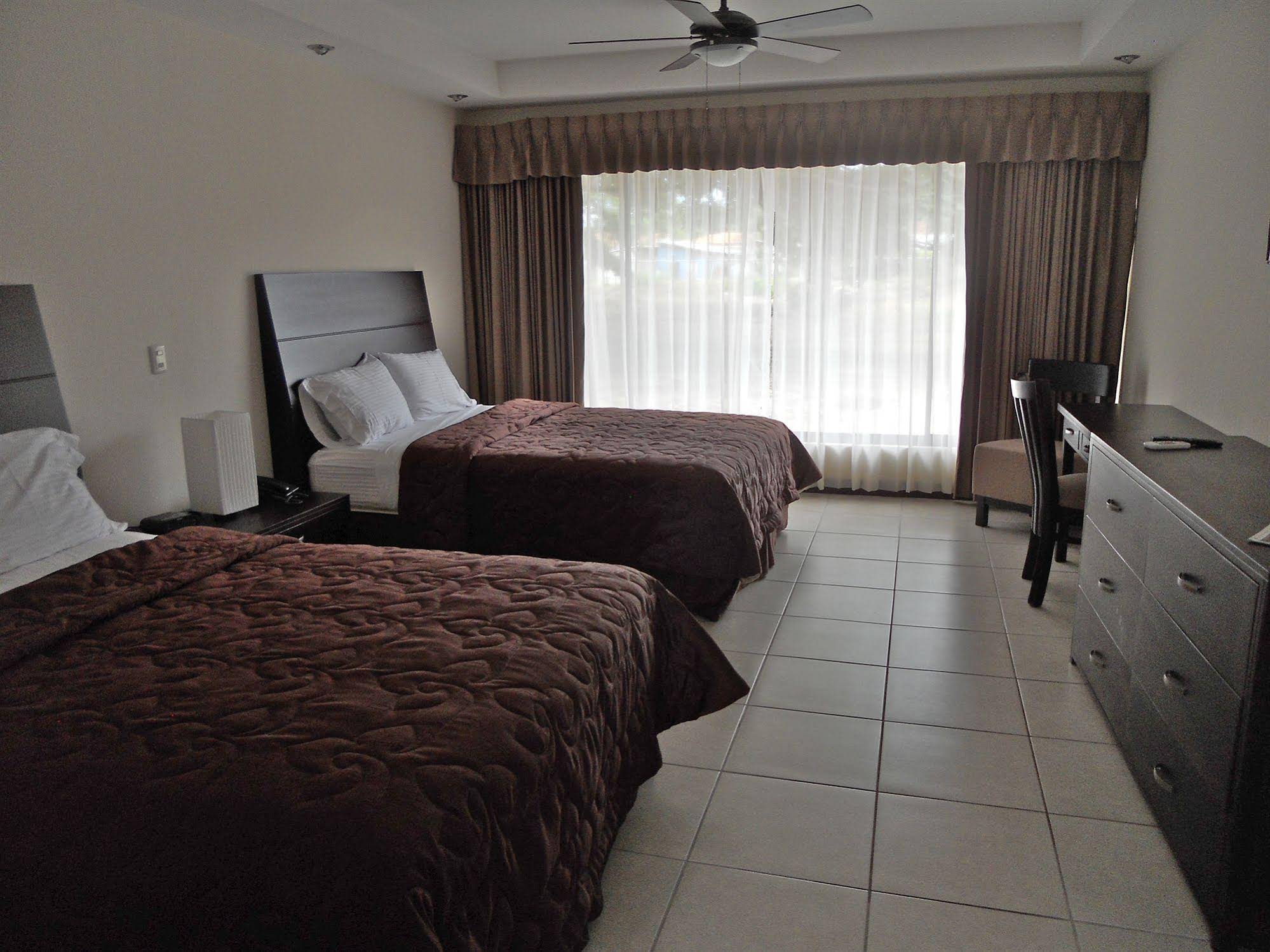 Las Espuelas Hotel
