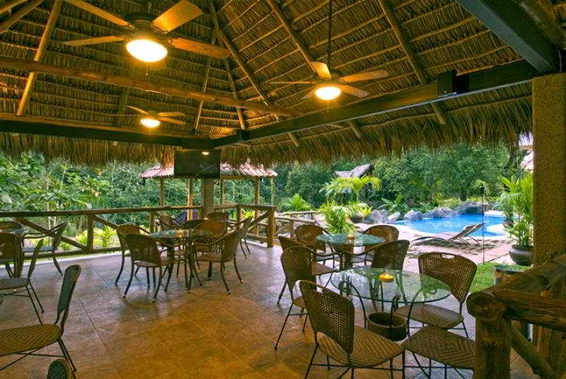 Hotel Pumilio Mountain & Ocean Hotel