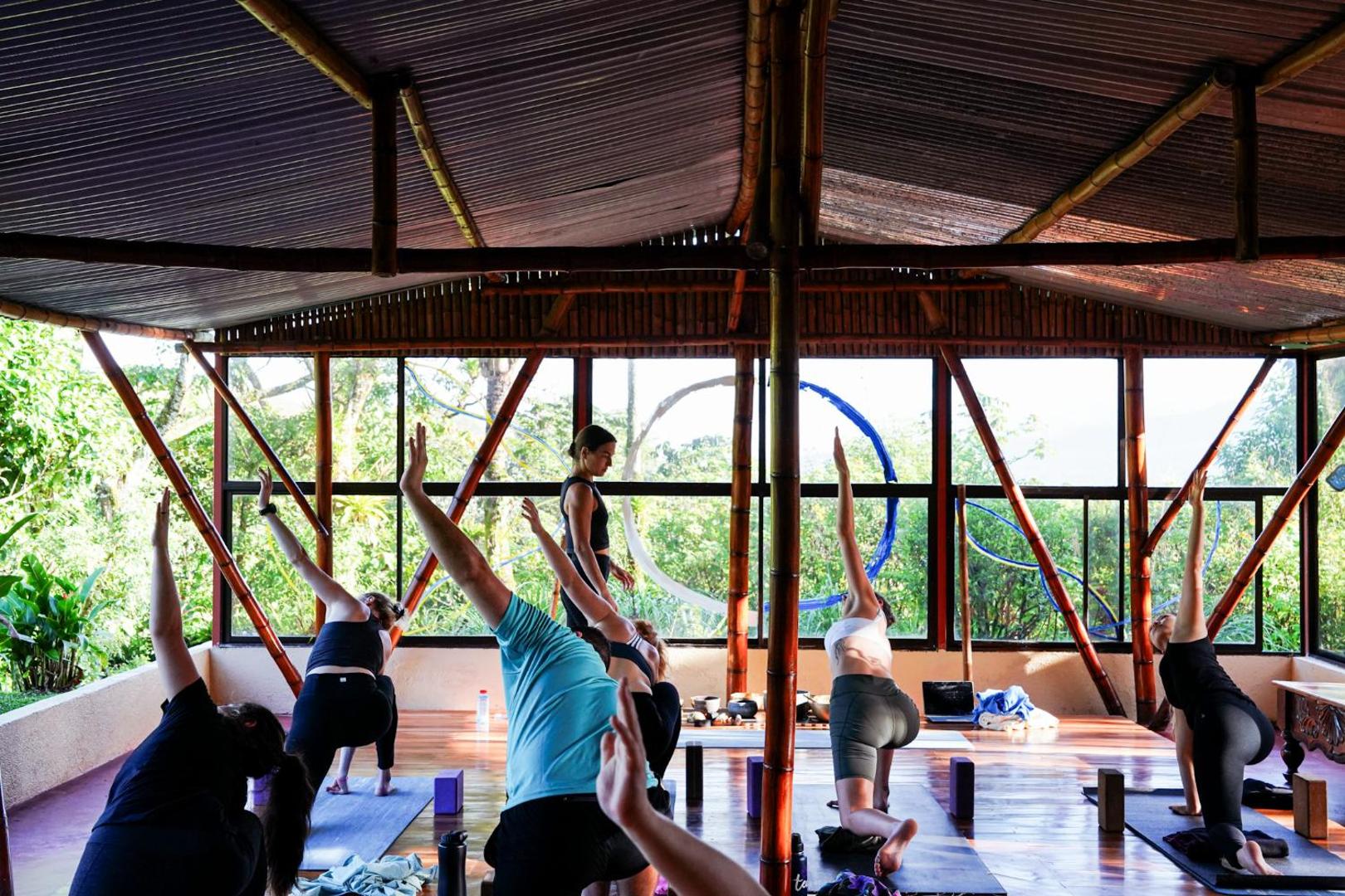 Essence Arenal Hostel