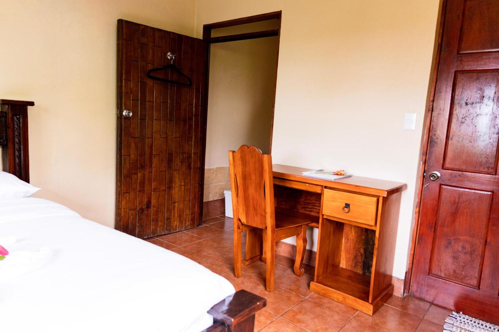 Essence Arenal Hostel