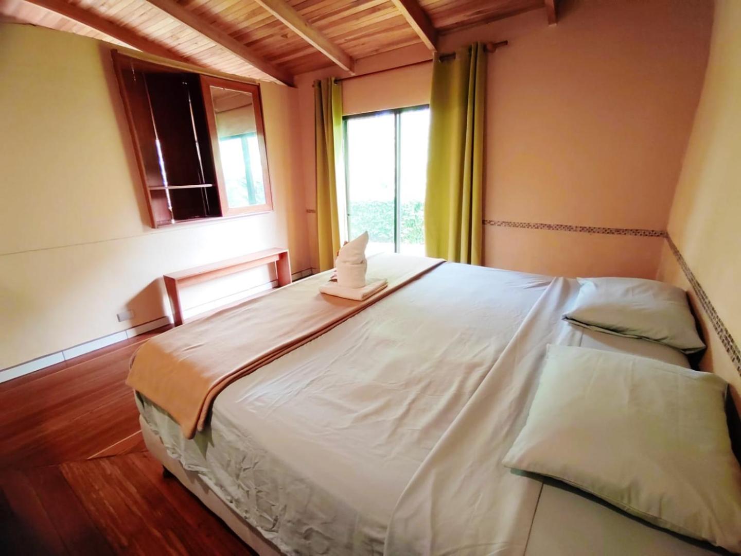 Essence Arenal Hostel