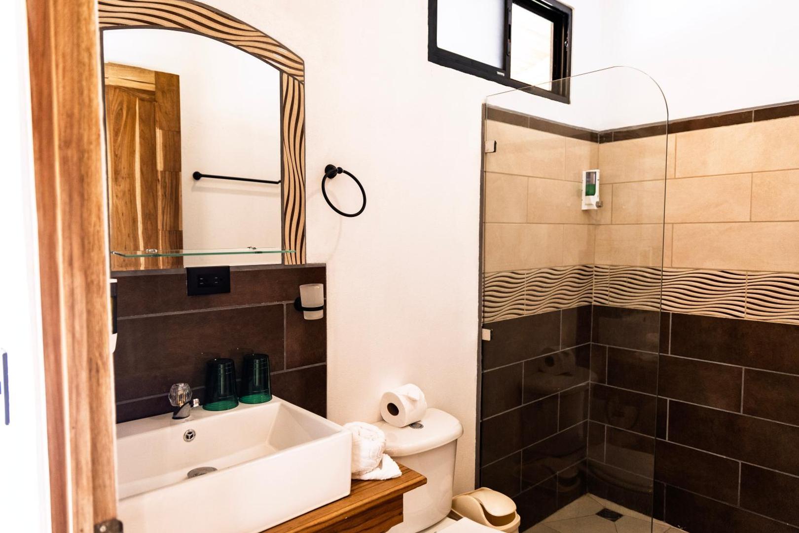 Essence Arenal Hostel