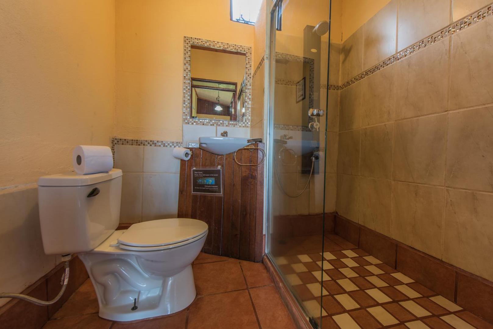 Essence Arenal Hostel