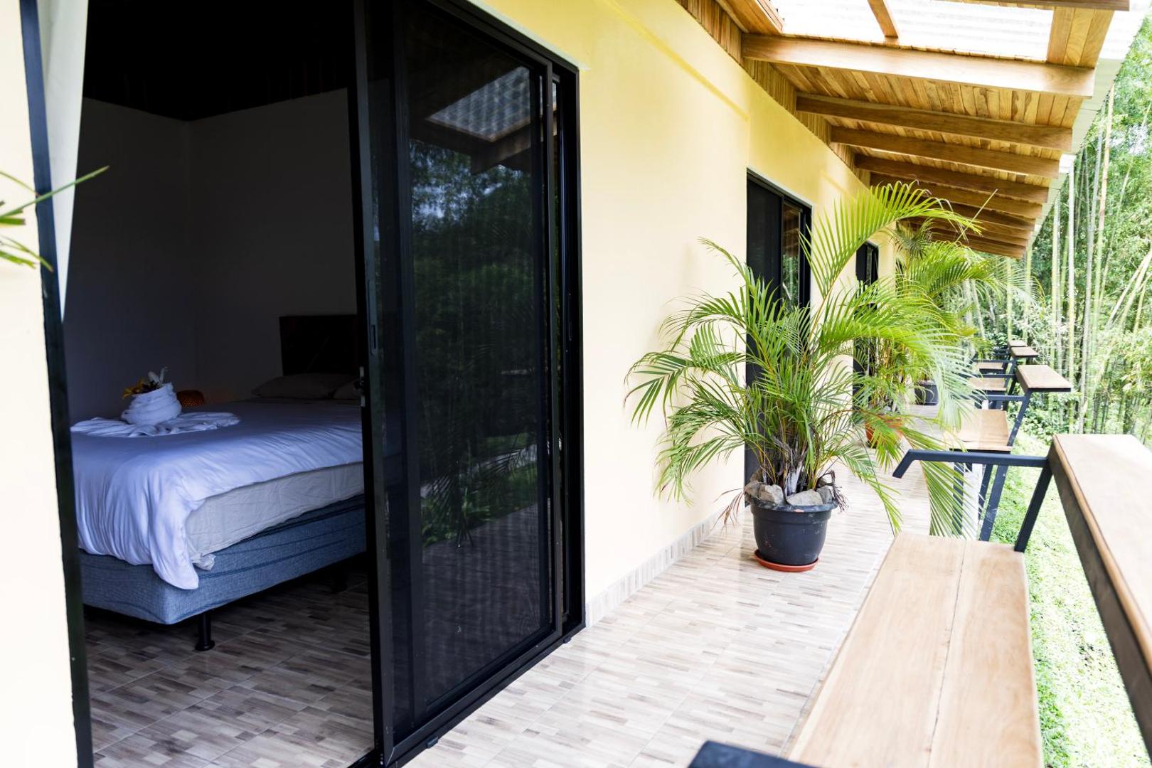 Essence Arenal Hostel