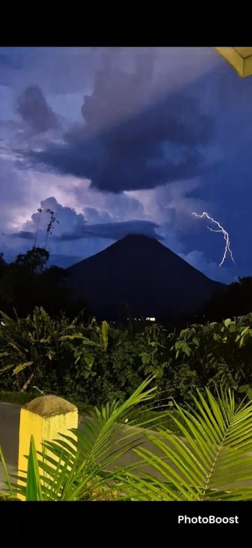 Essence Arenal Hostel