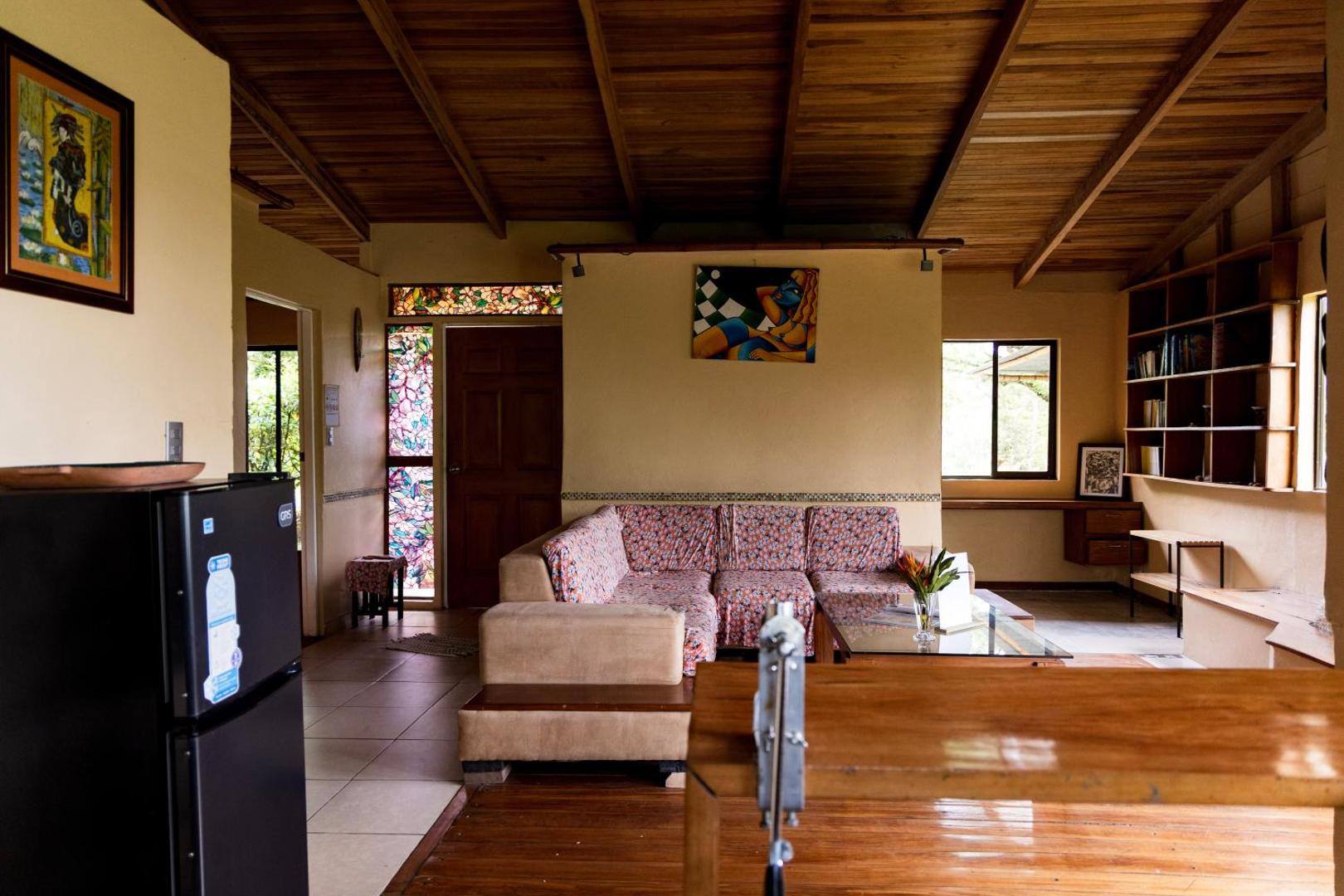 Essence Arenal Hostel