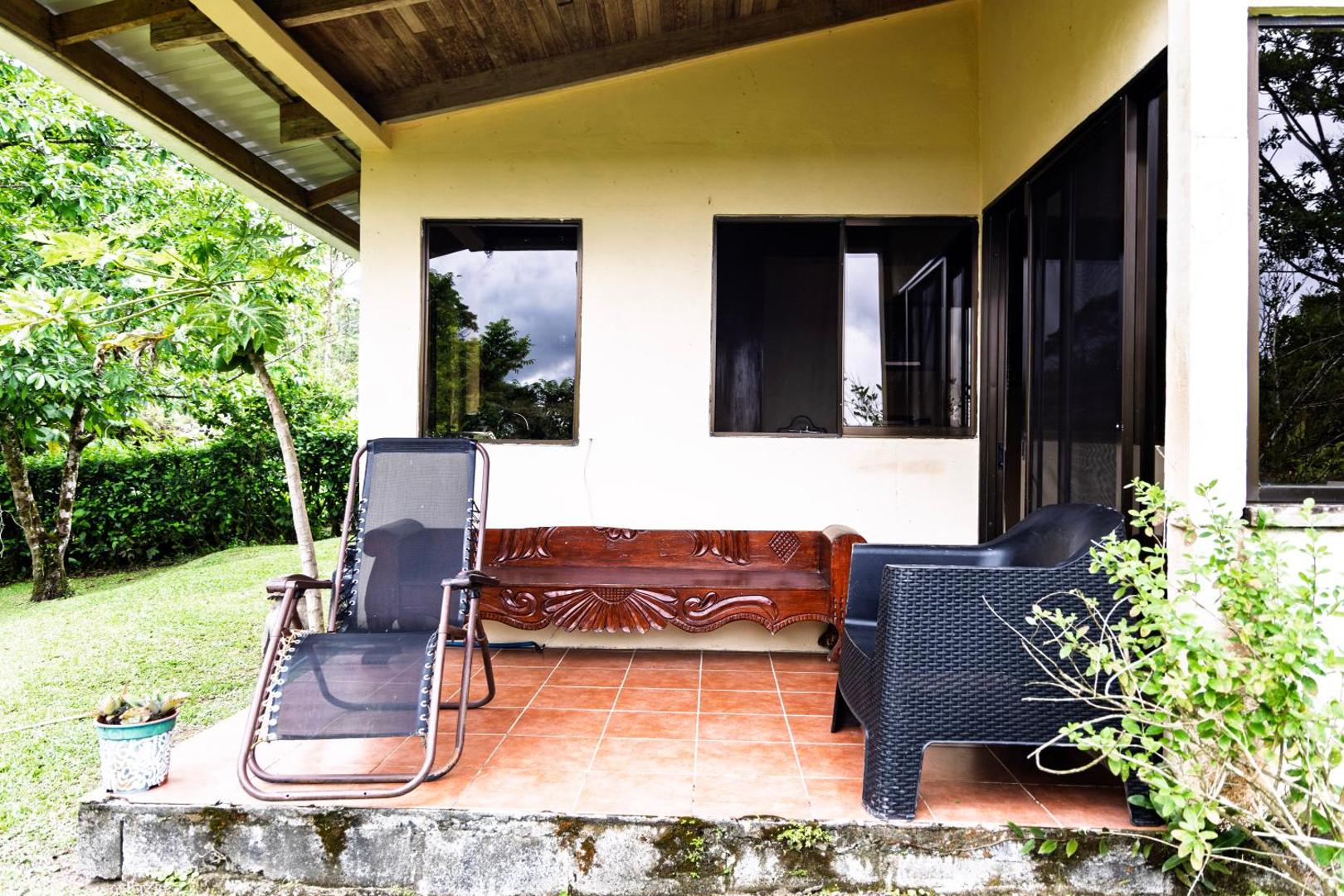 Essence Arenal Hostel