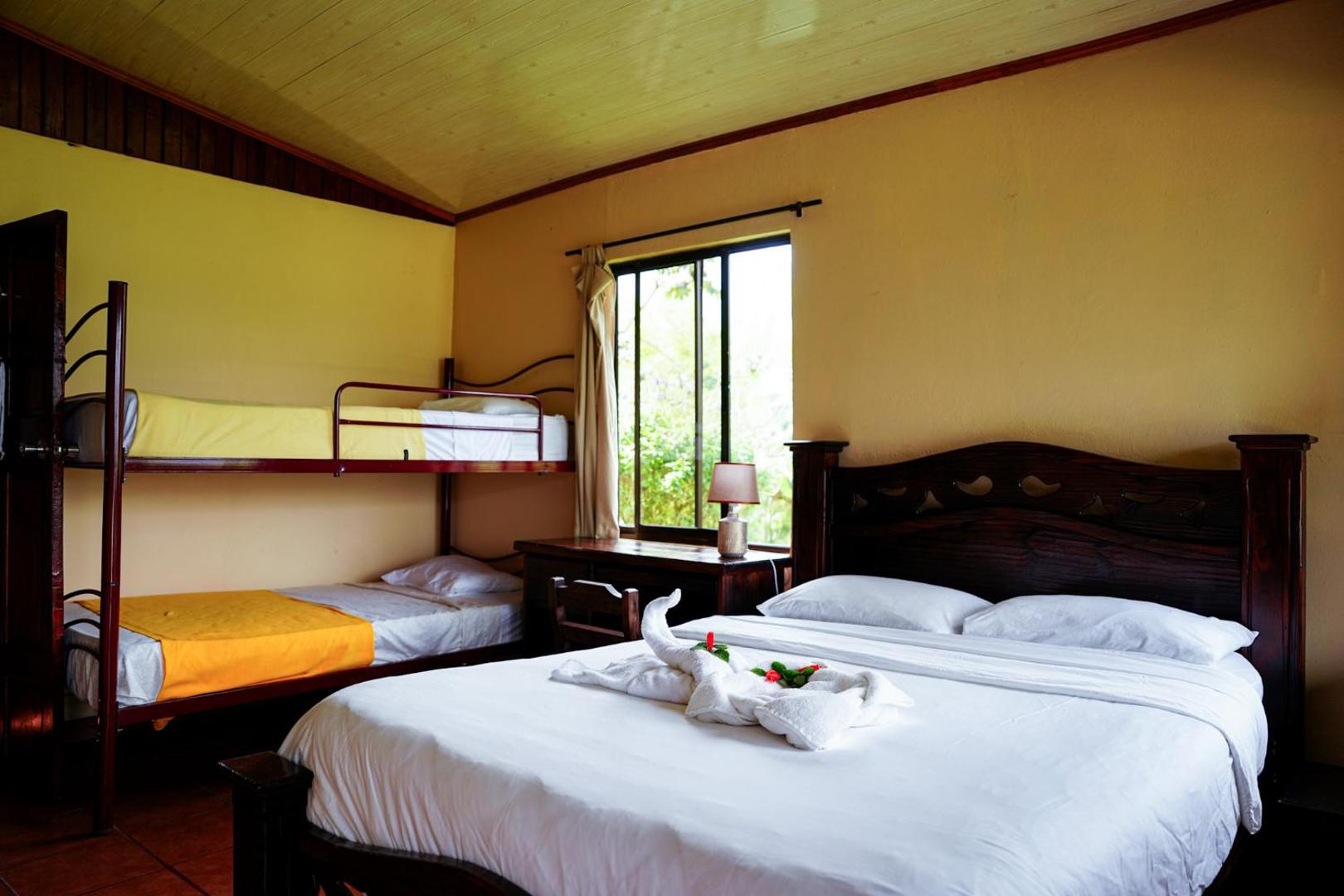 Essence Arenal Hostel