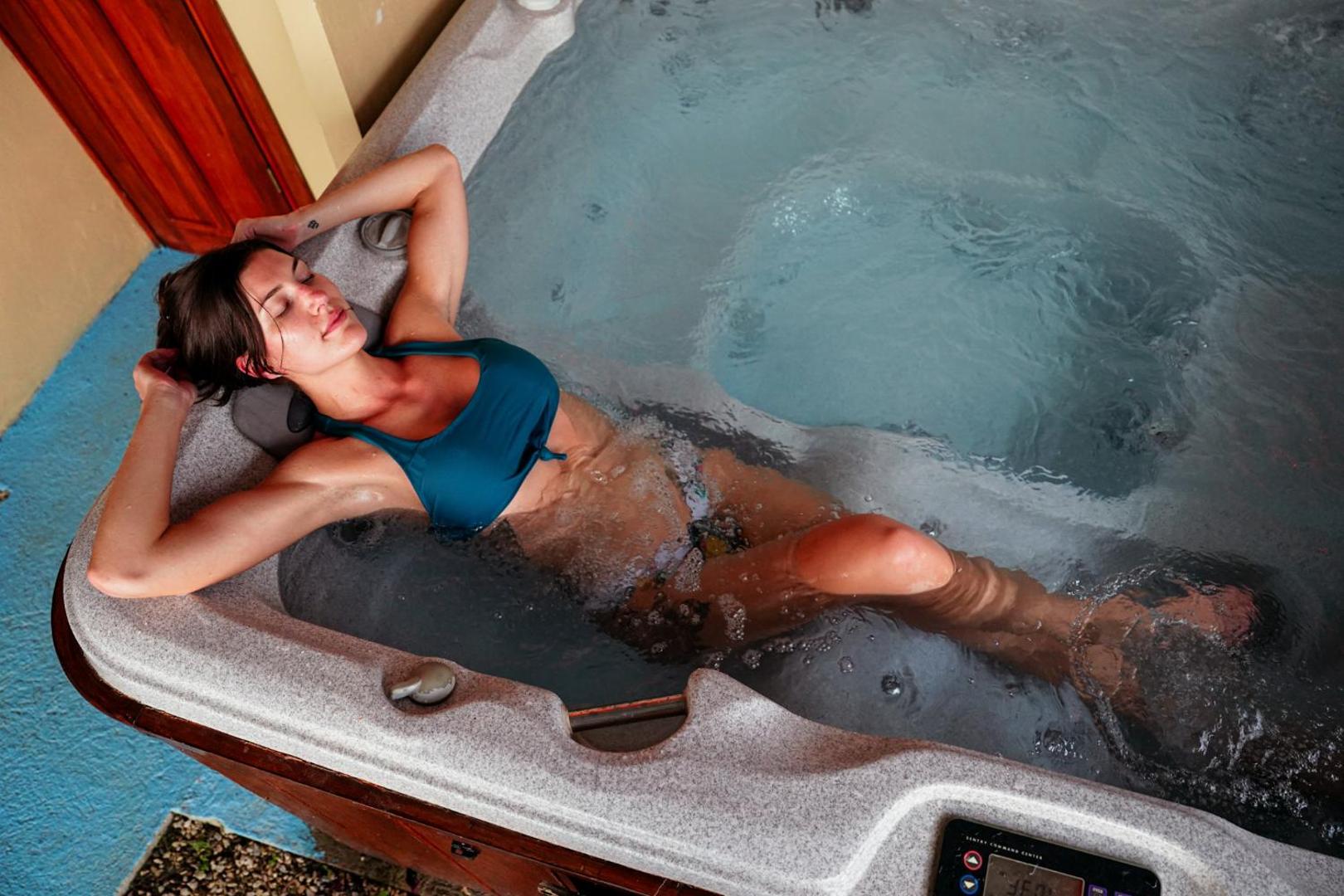 Essence Arenal Hostel