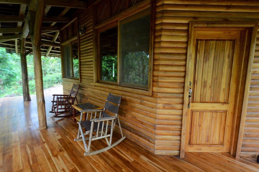 Macaw Lodge