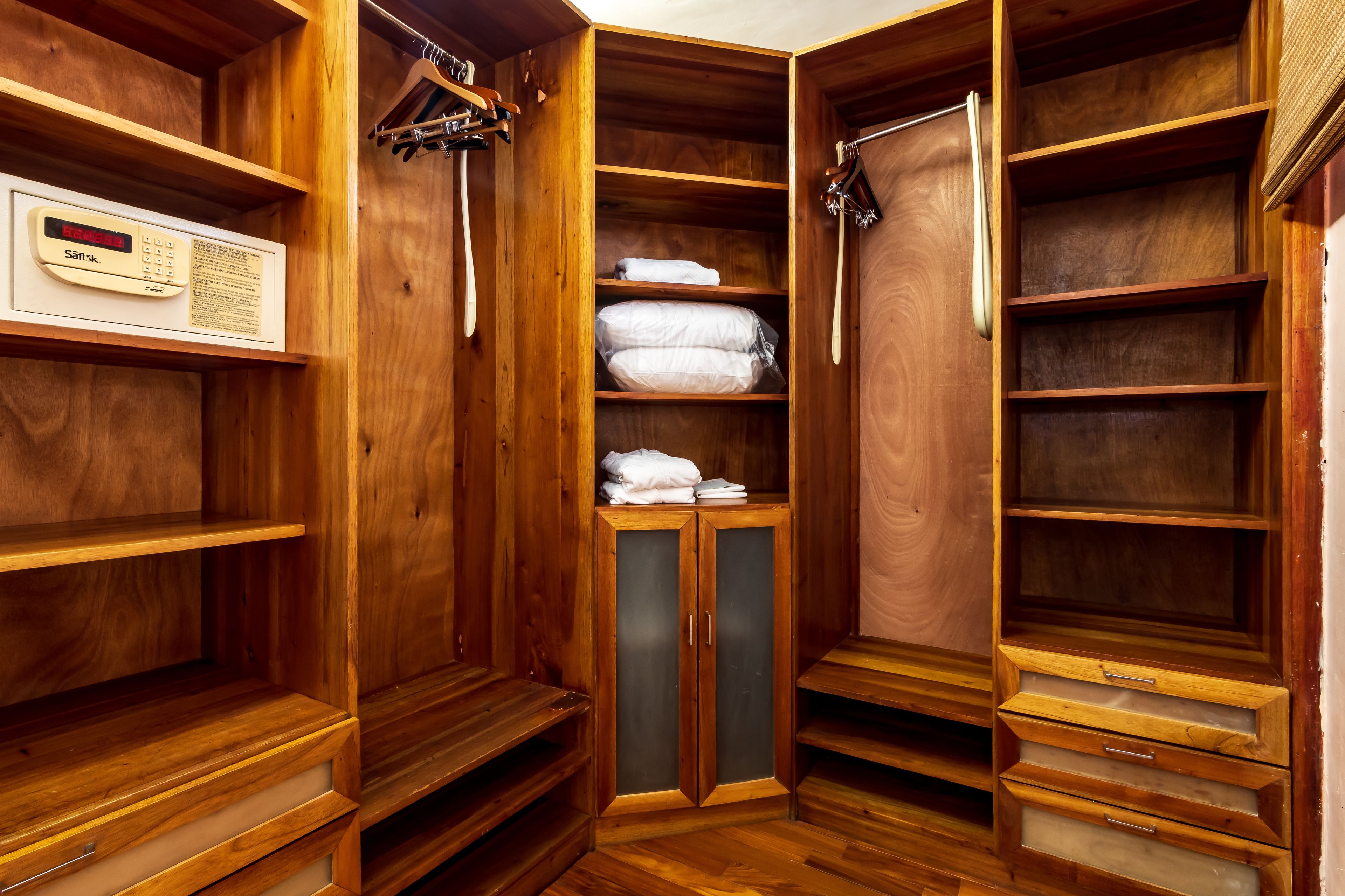 Gaia Hotel & Reserve