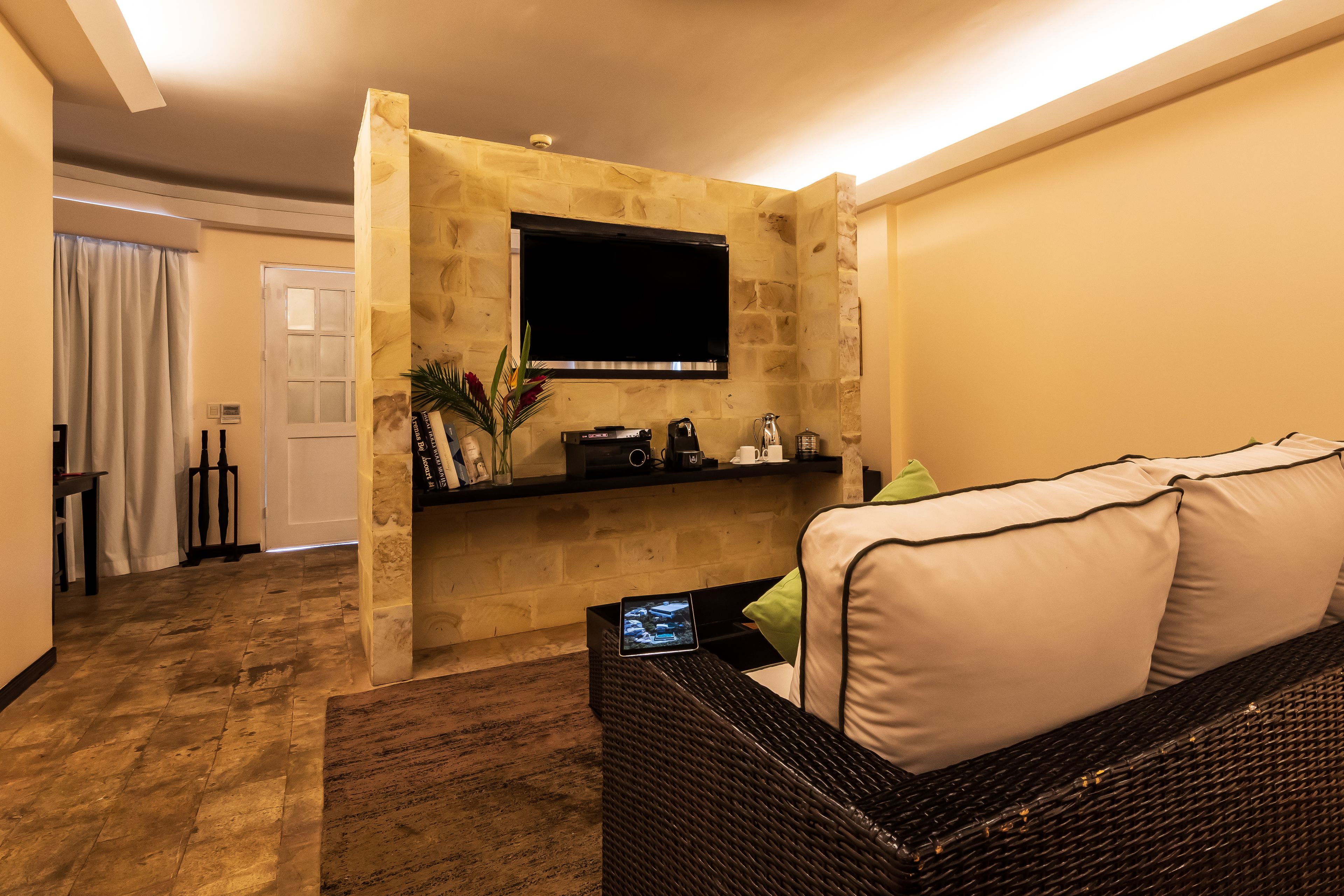 Gaia Hotel & Reserve