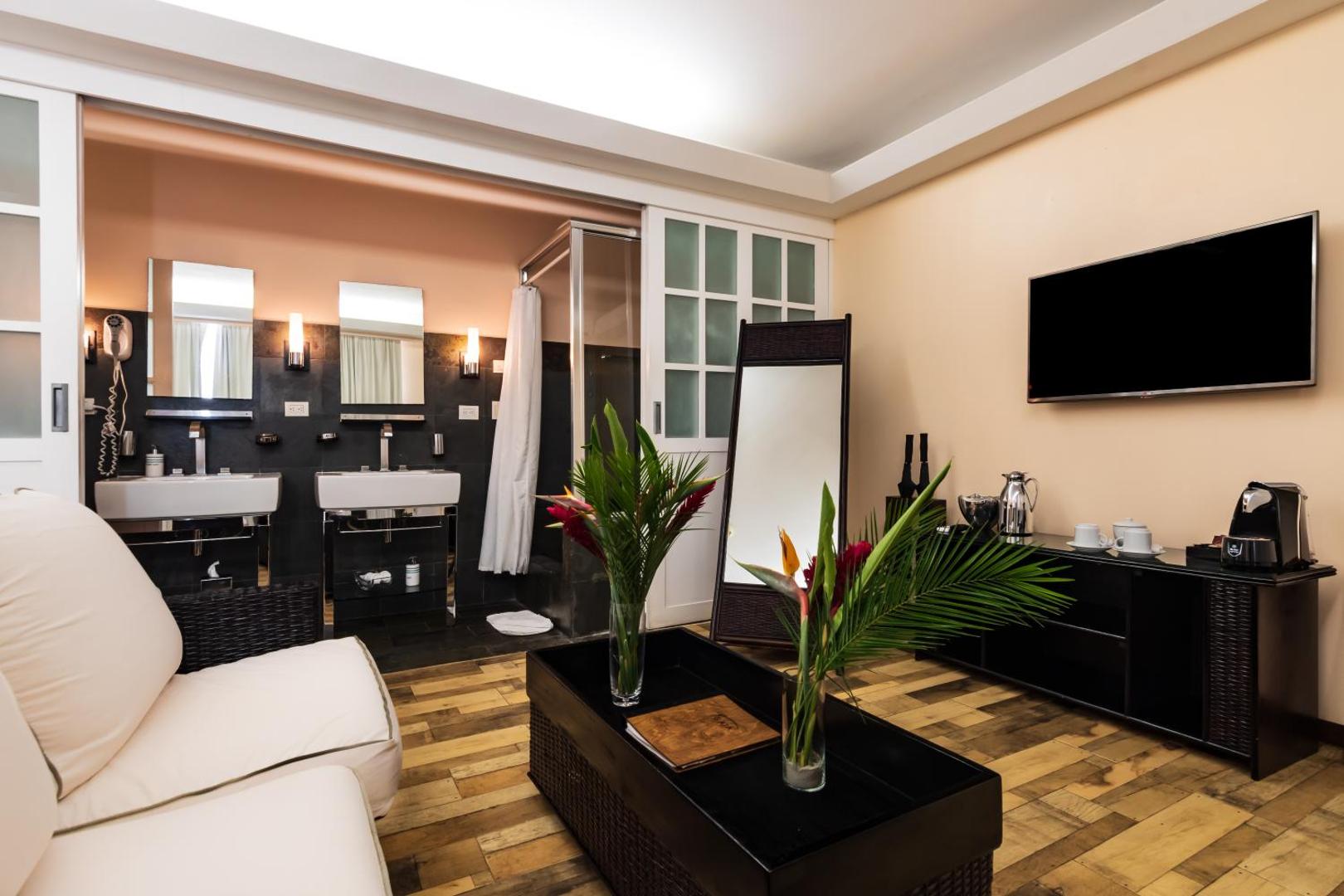 Gaia Hotel & Reserve