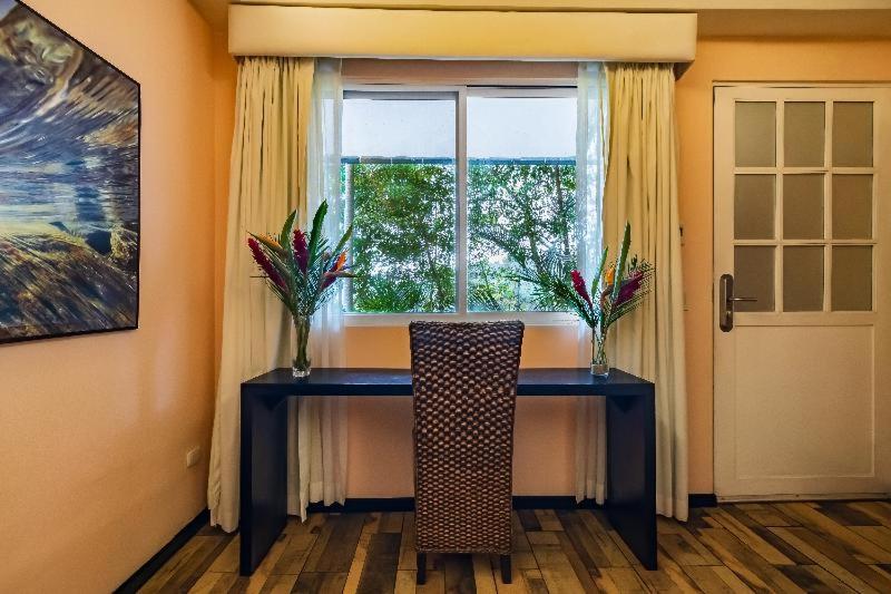 Gaia Hotel & Reserve