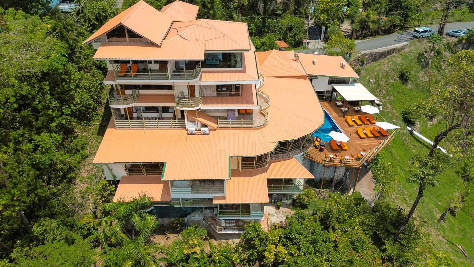 Issimo Suites Boutique Hotel & Spa