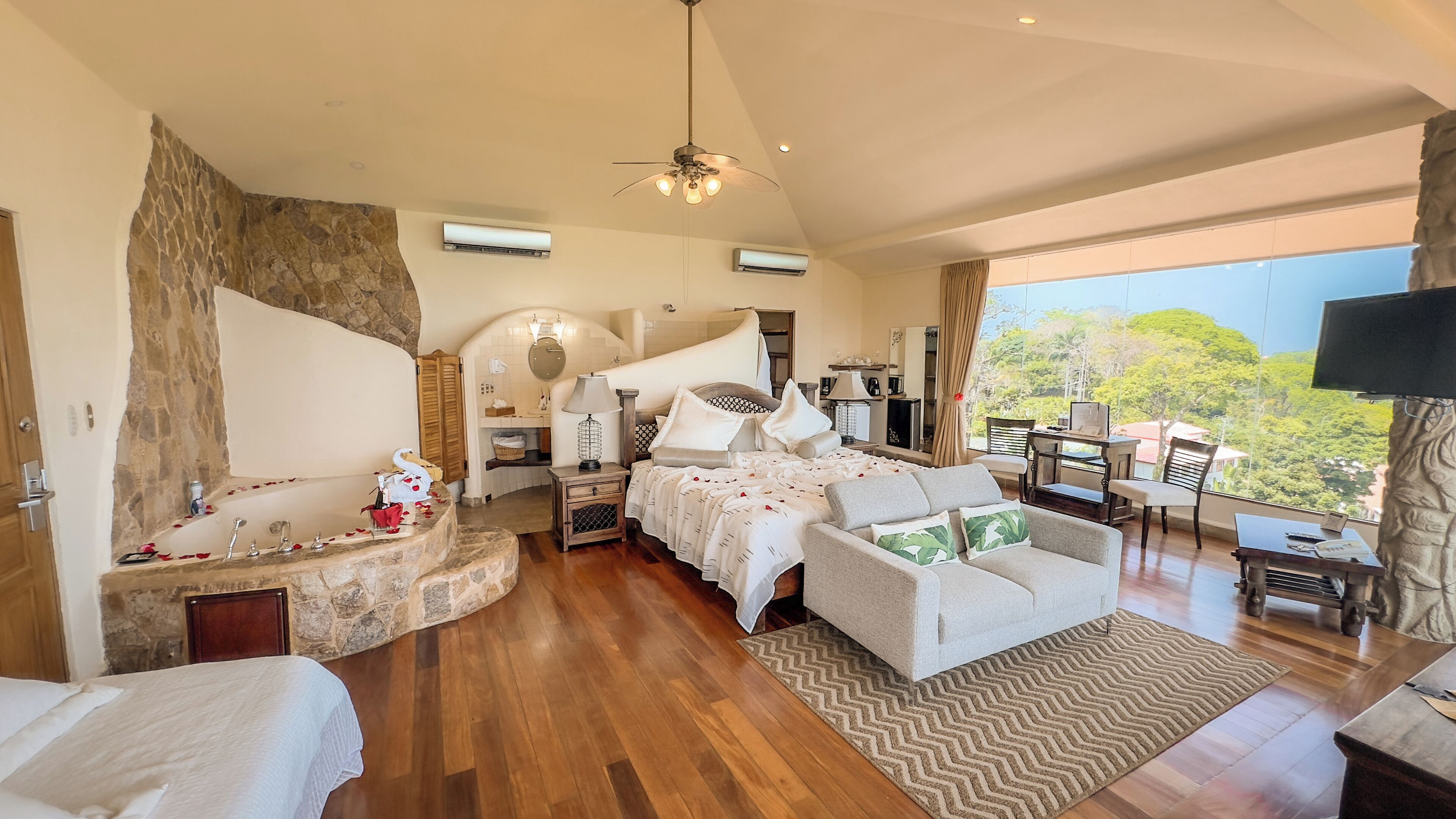 Issimo Suites Boutique Hotel & Spa