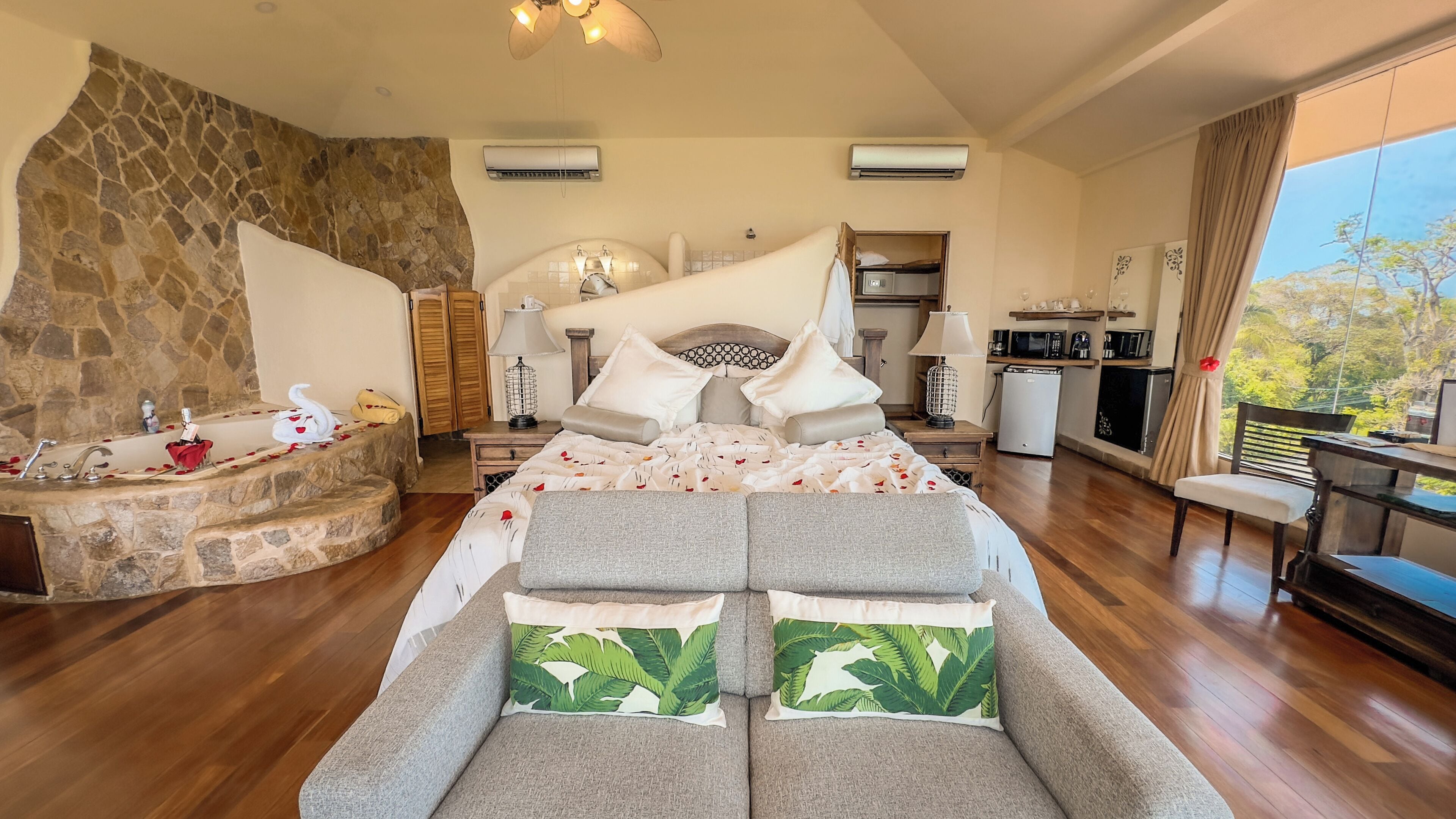 Issimo Suites Boutique Hotel & Spa