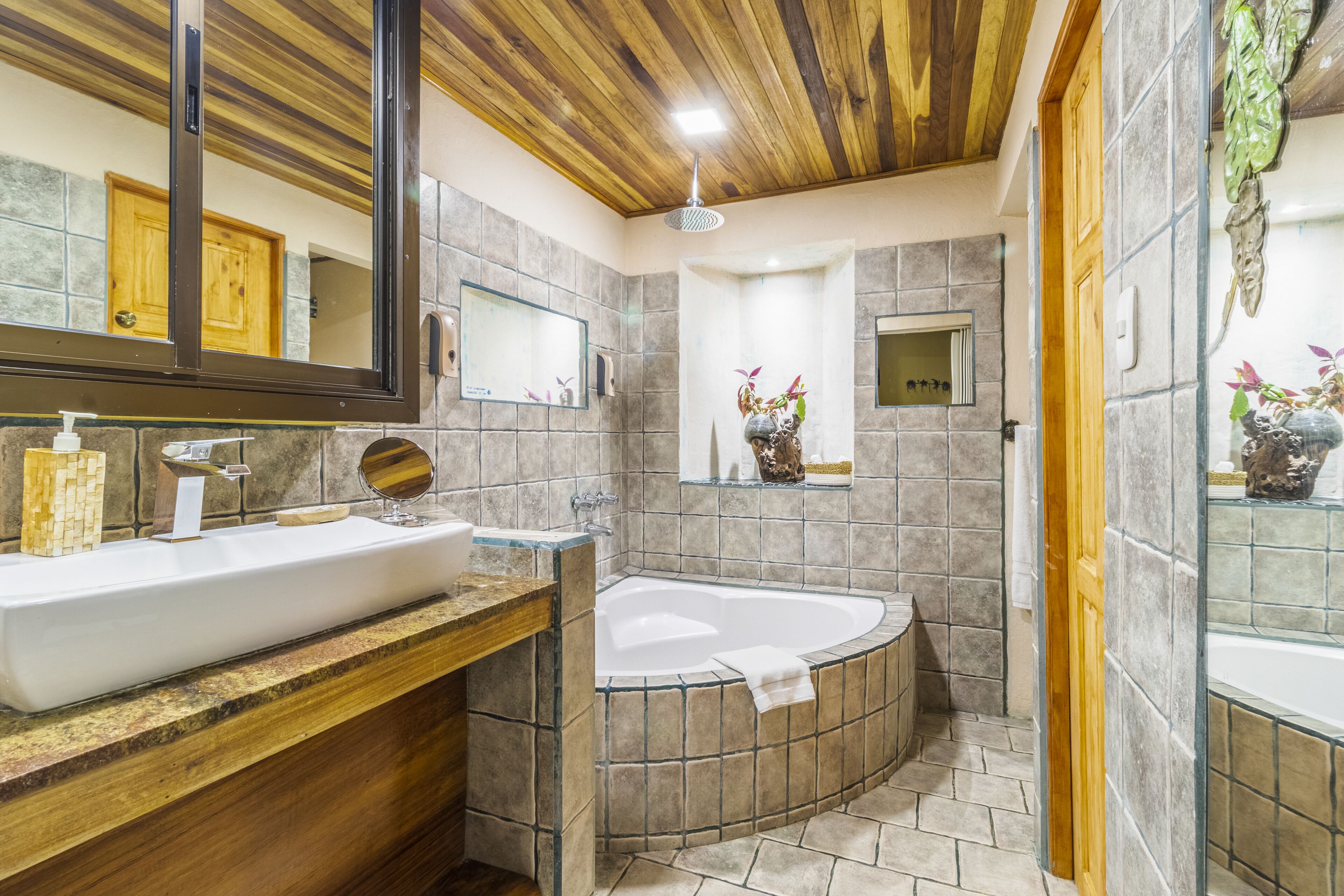 Las Cascadas The Falls Condotel