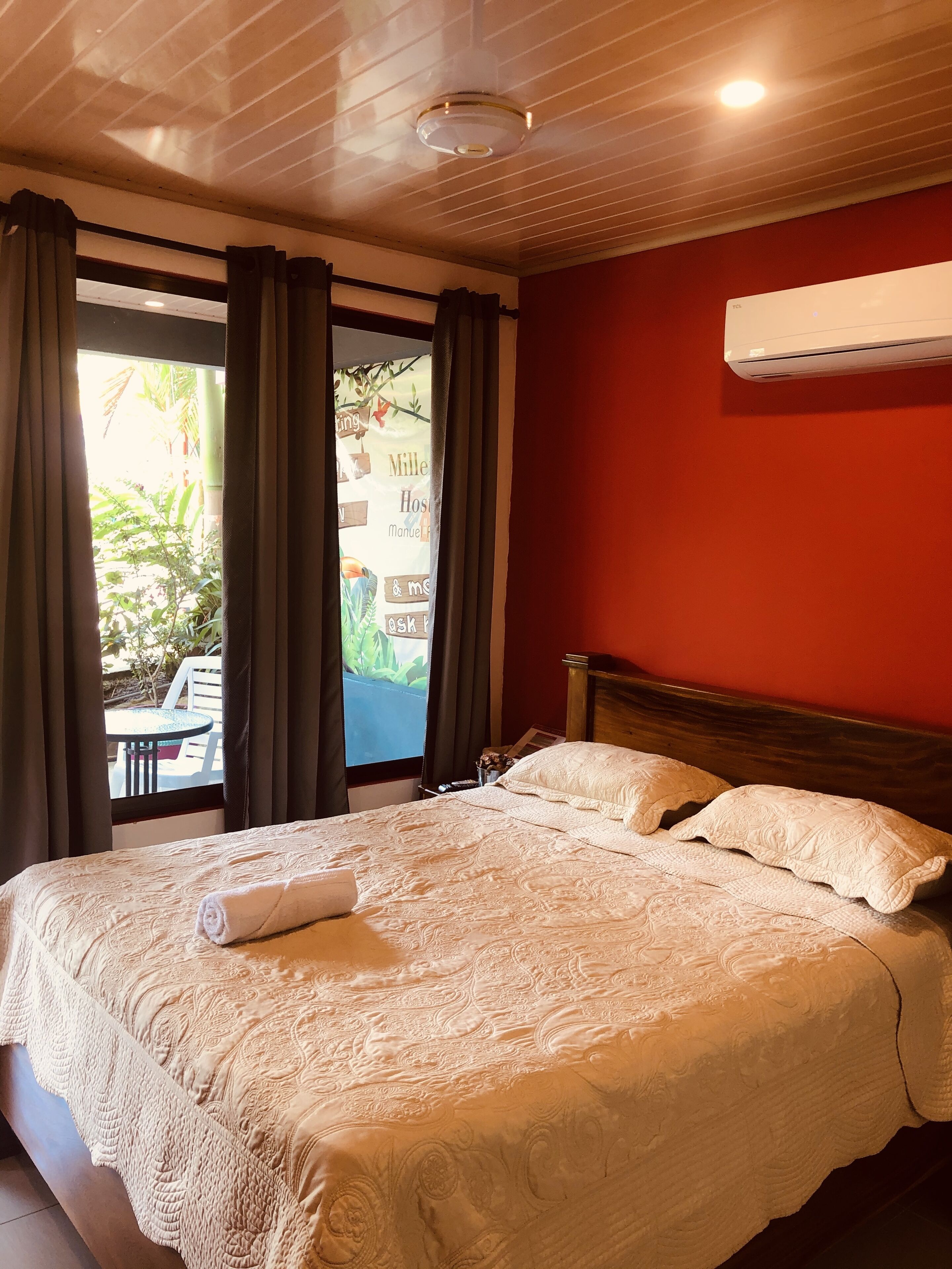 Millenium Hostels Manuel Antonio