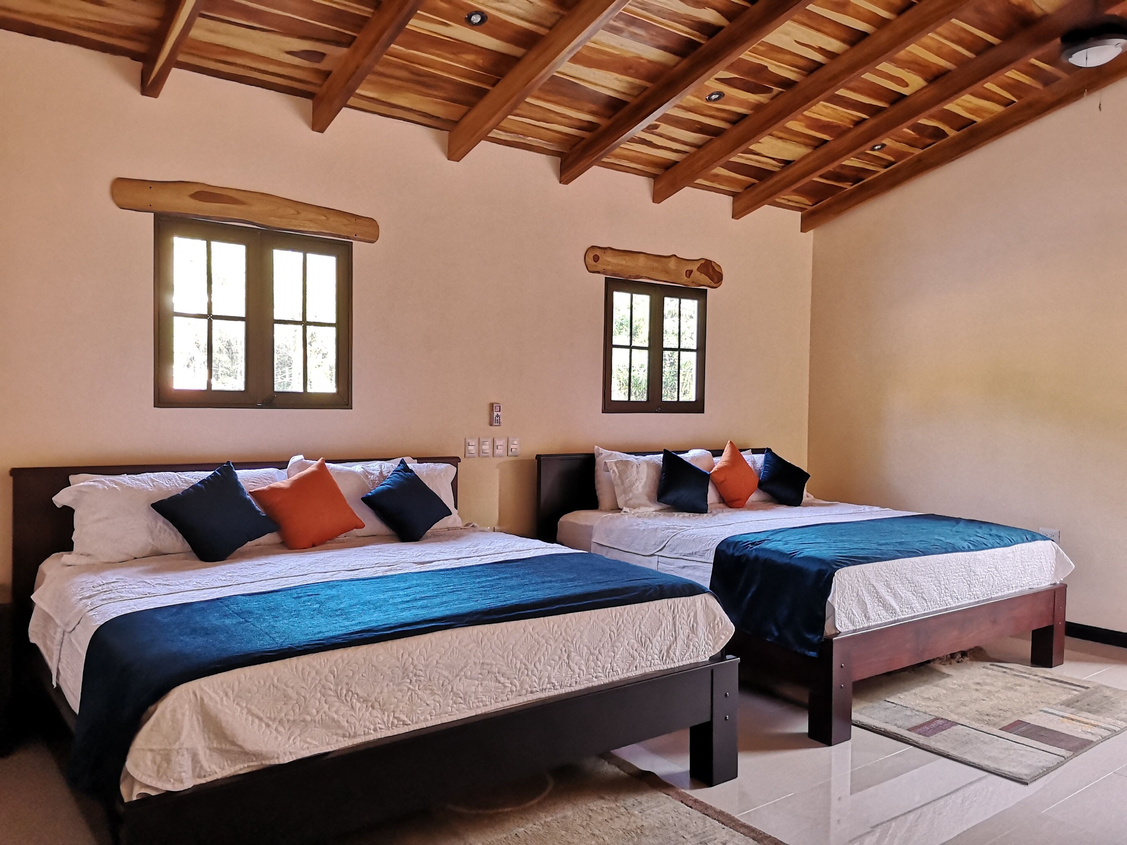 Millenium Hostels Manuel Antonio