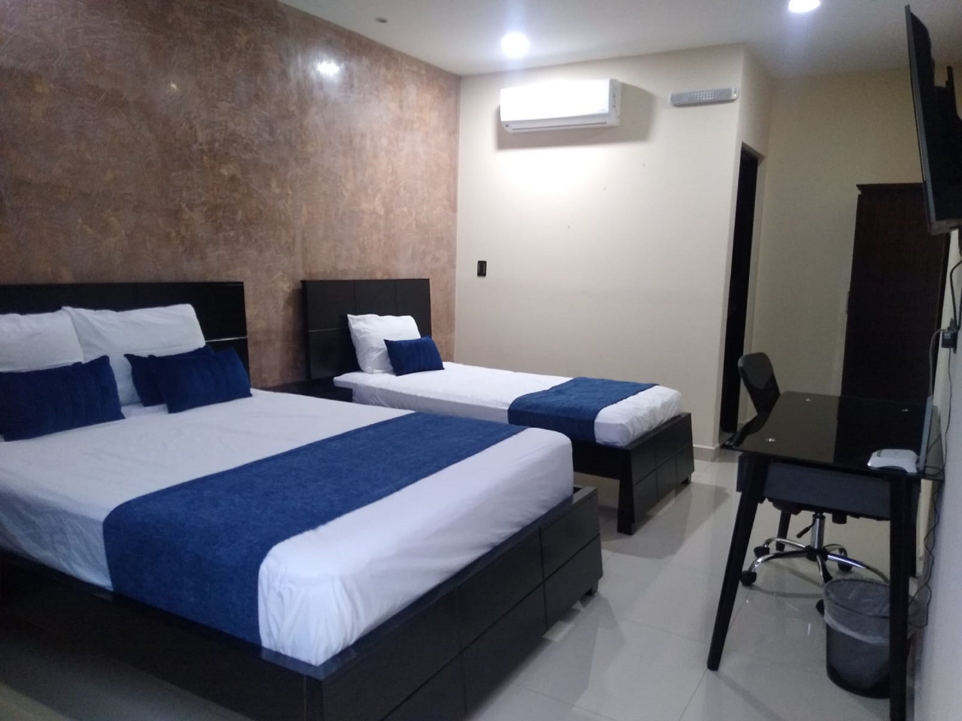 Suites Merlyn Aeropuerto