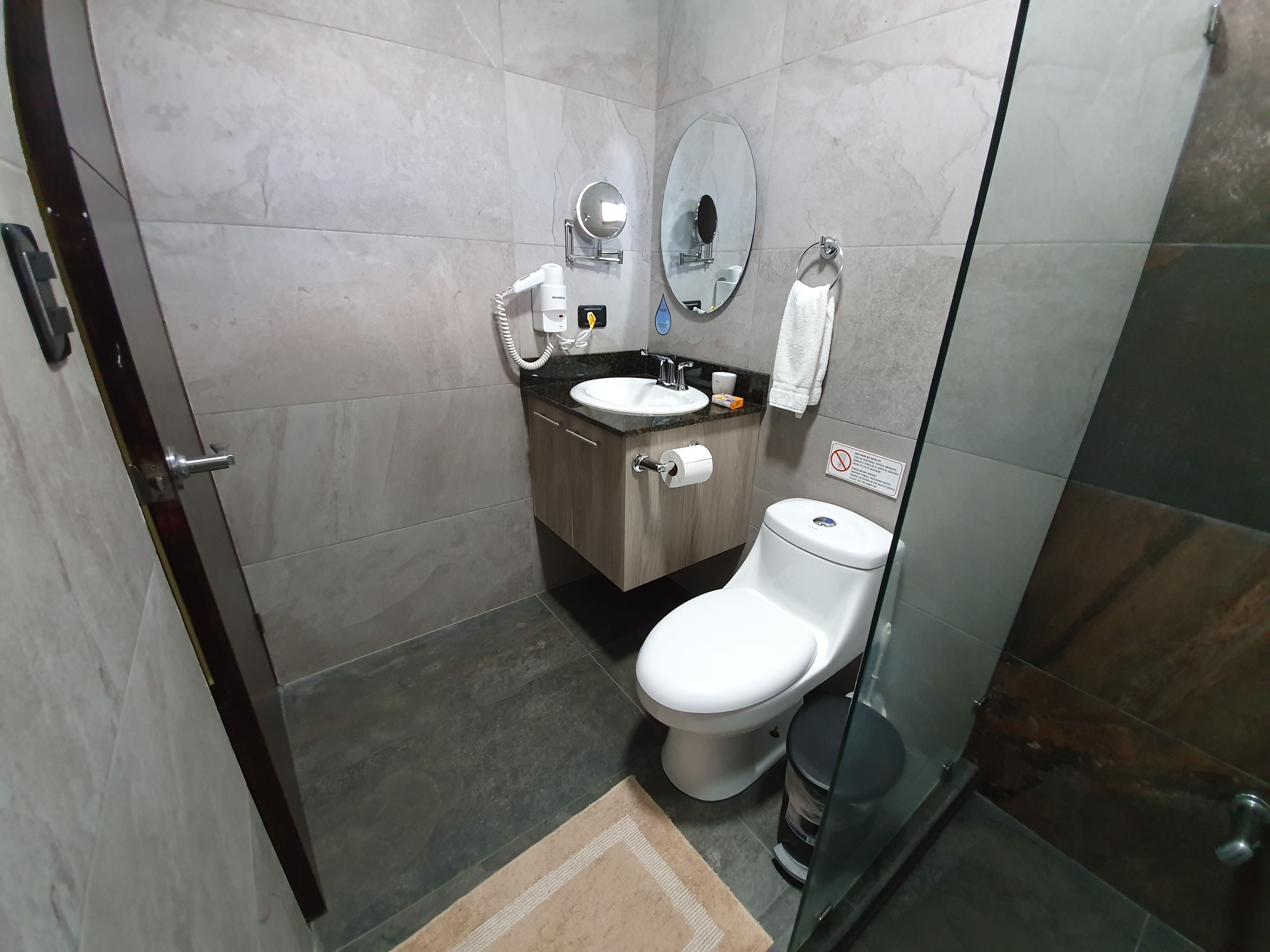 Suites Merlyn Aeropuerto