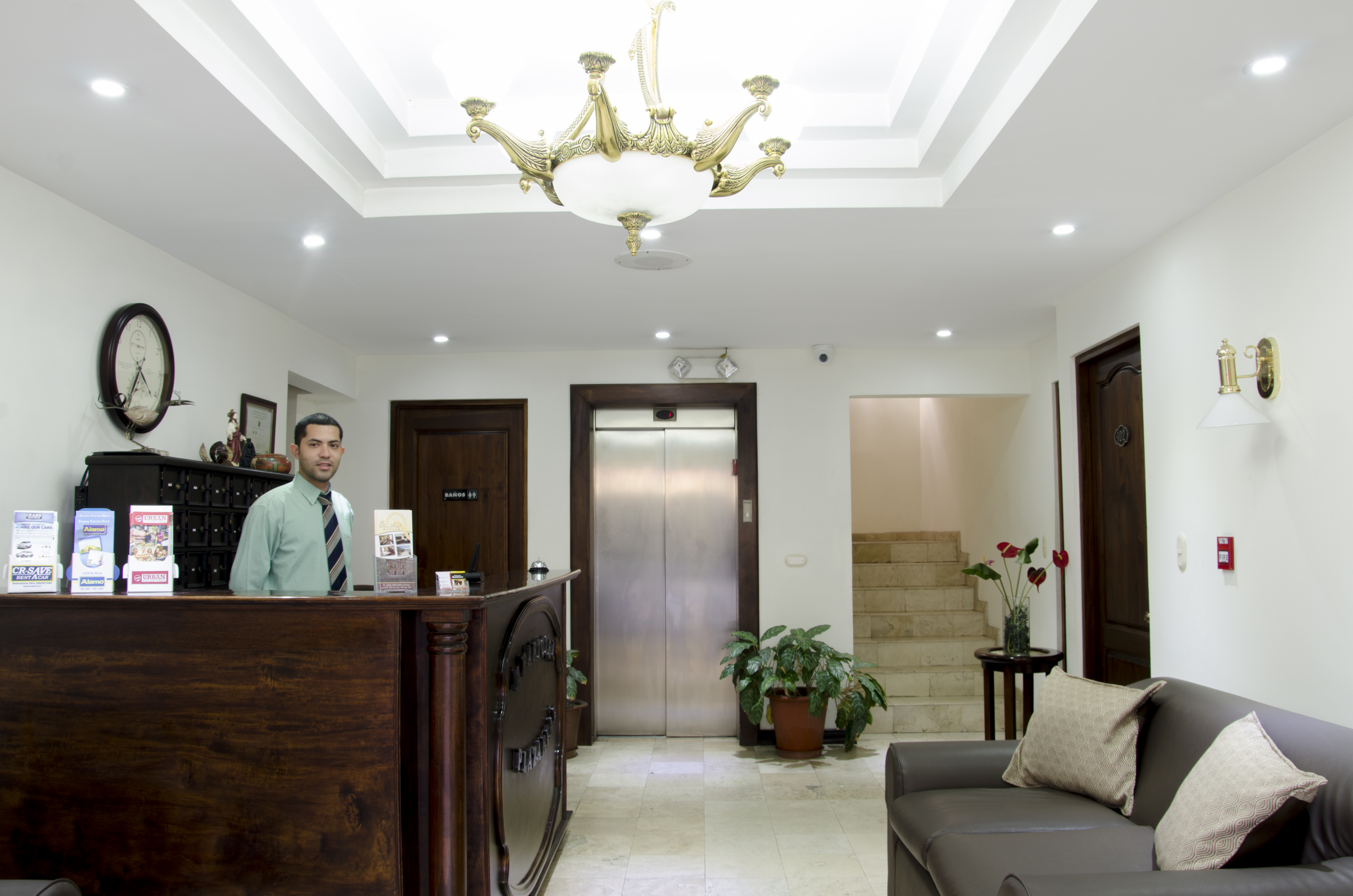 Hotel Plaza Real Suites & Apartments