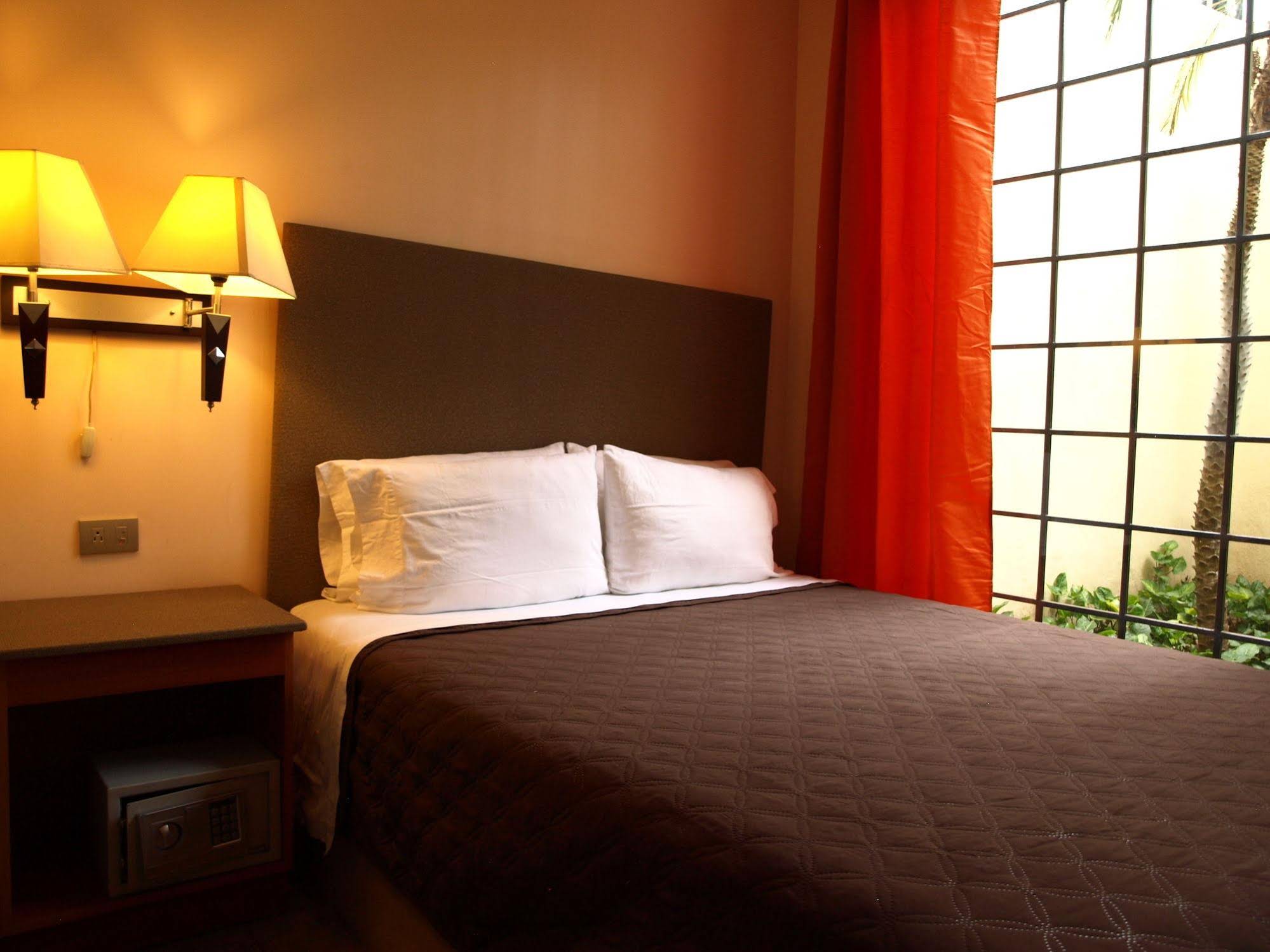 The Palm House Inn