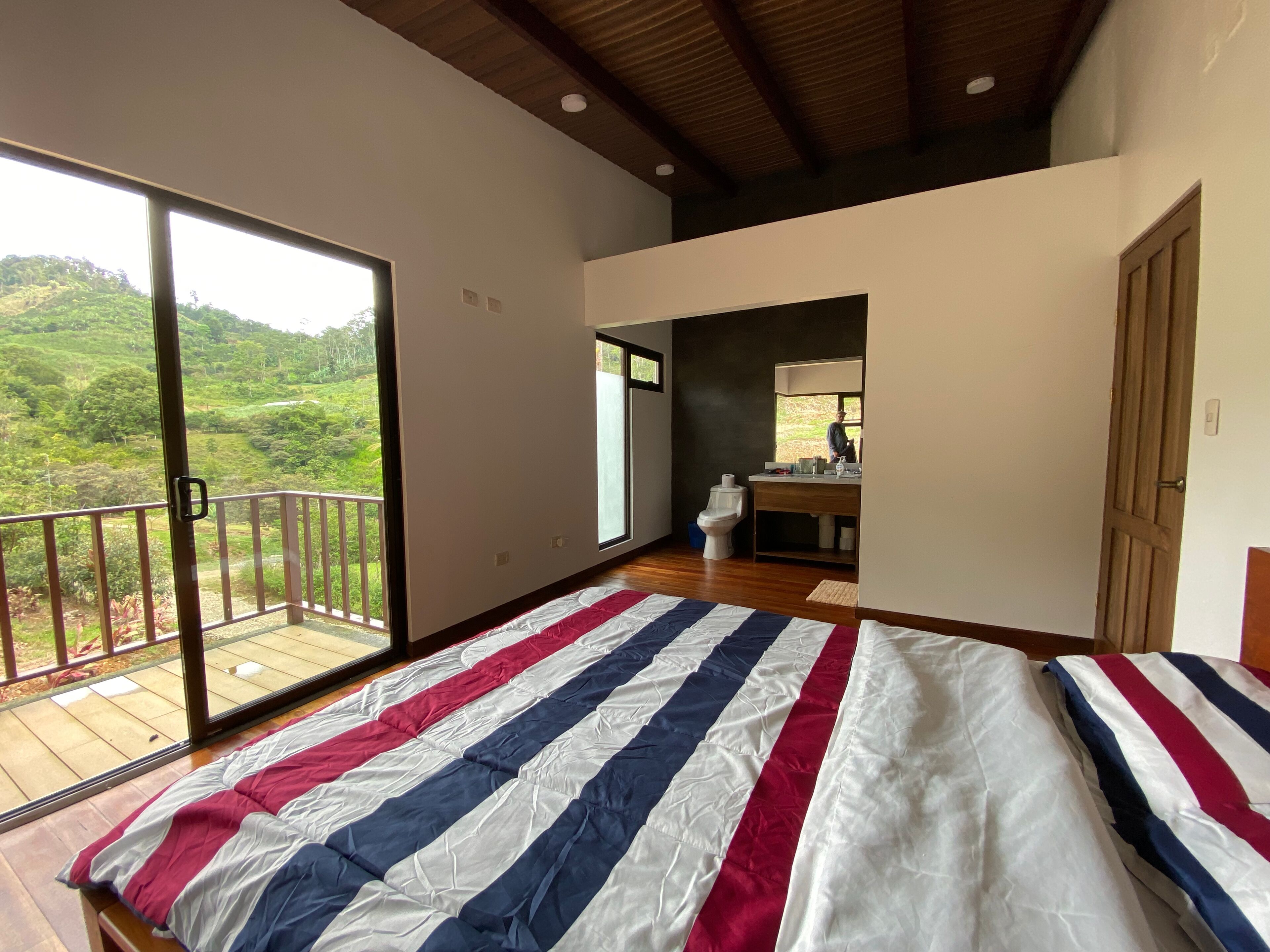 Arte De Plumas Birding Lodge