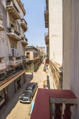 Colonial House Paneque y Norma