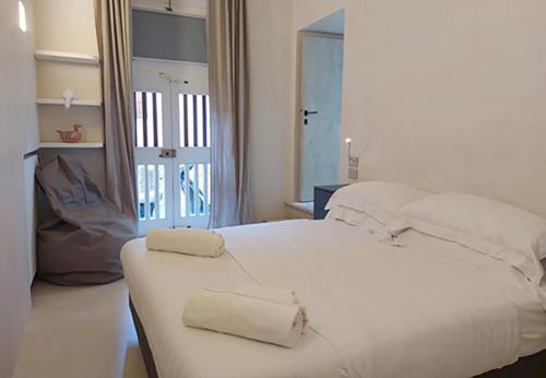 Colonial House Paneque y Norma