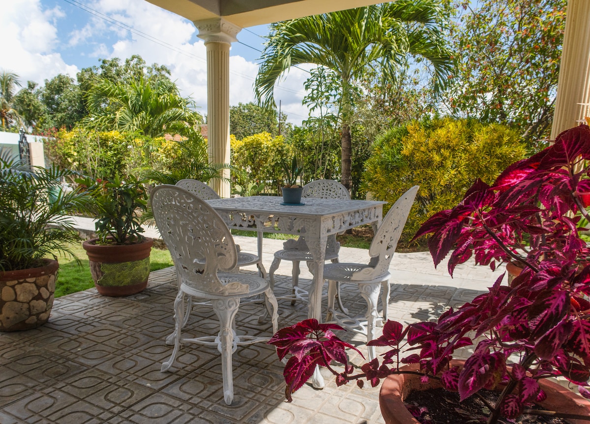 Casa Eduardo Playa Larga