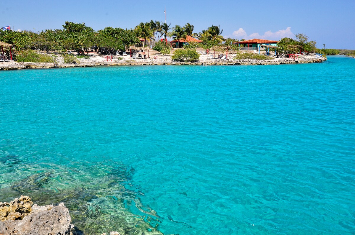 Casa Eduardo Playa Larga