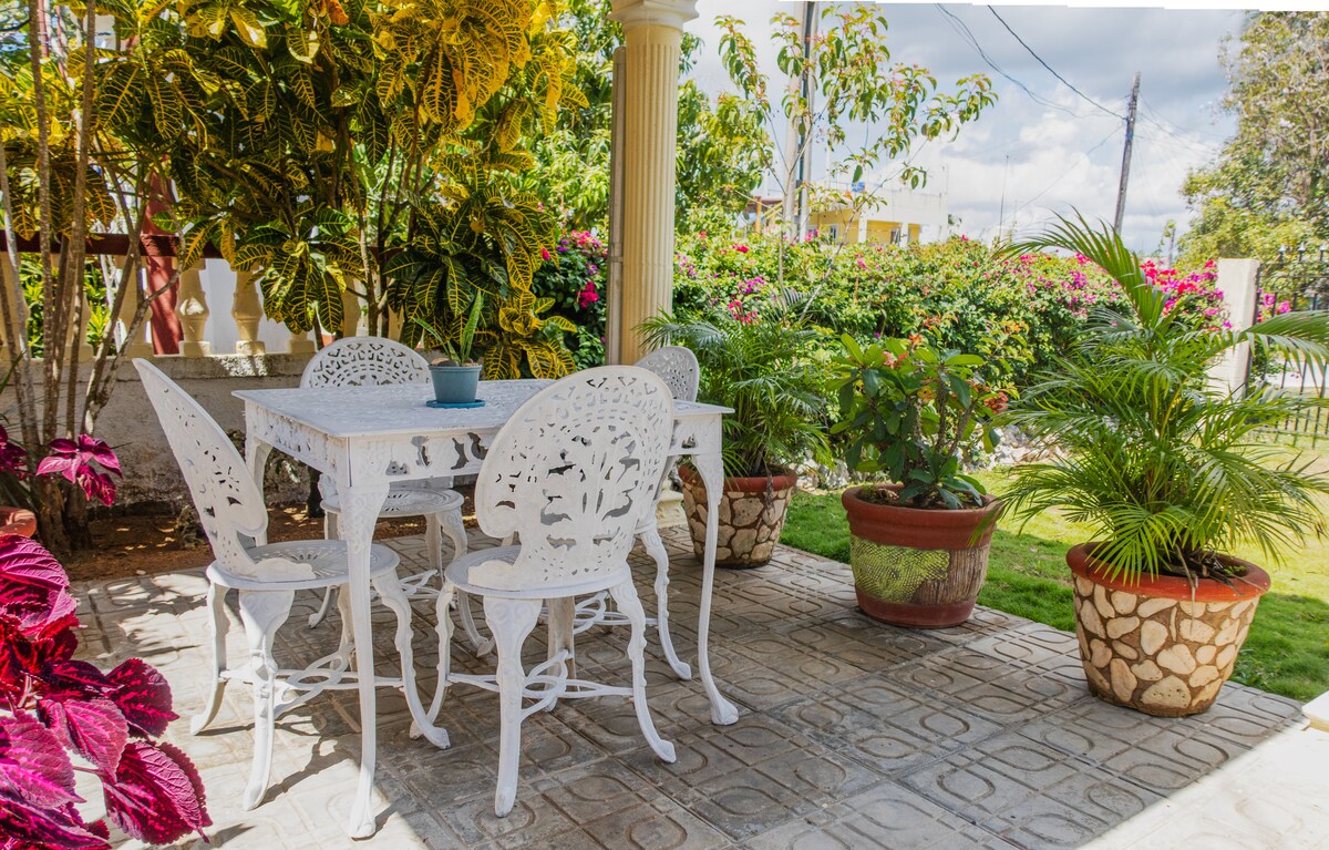 Casa Eduardo Playa Larga