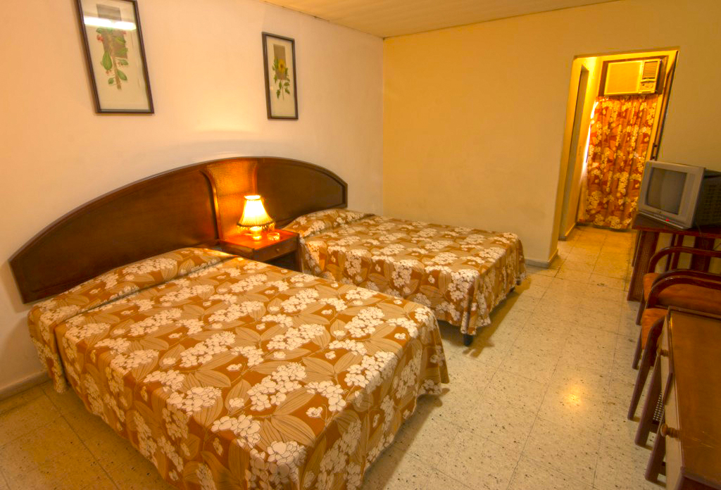 Hotel Rancho Club